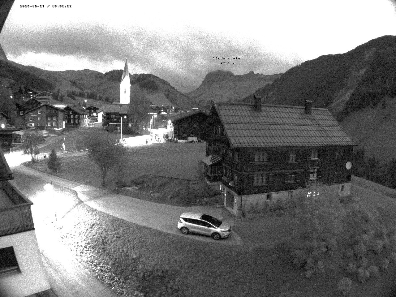 Archiv Foto Webcam Dorfzentrum von Warth
