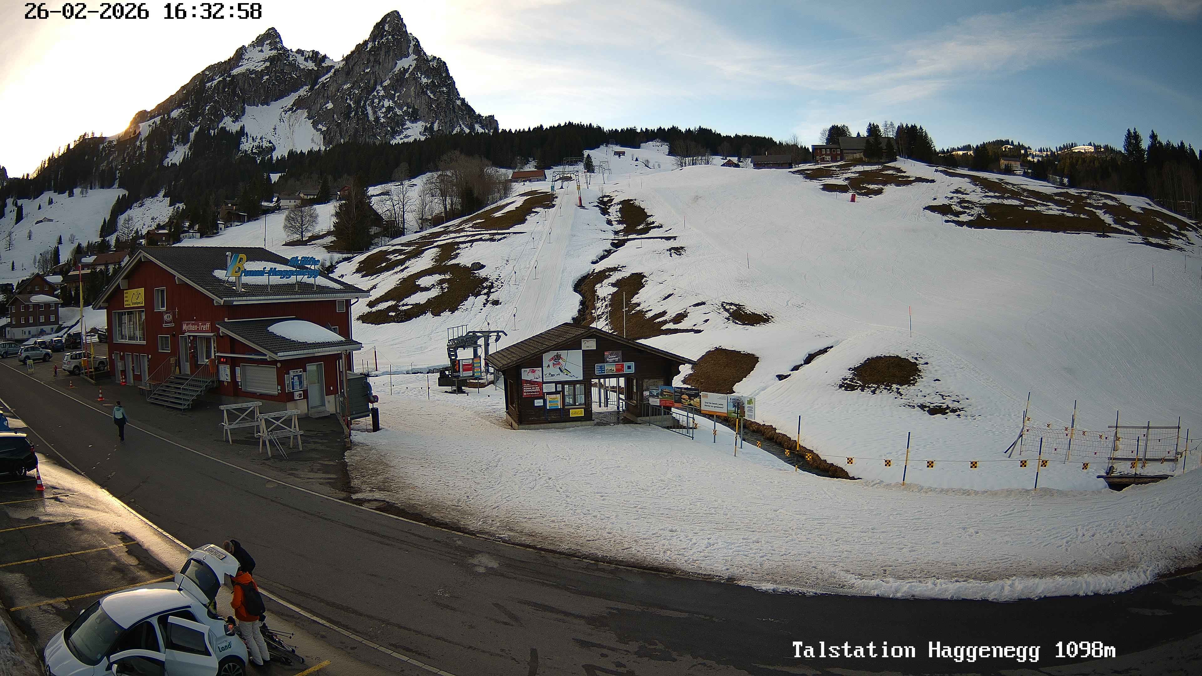 Archived image Webcam base station Brunni-Haggenegg mountain railways