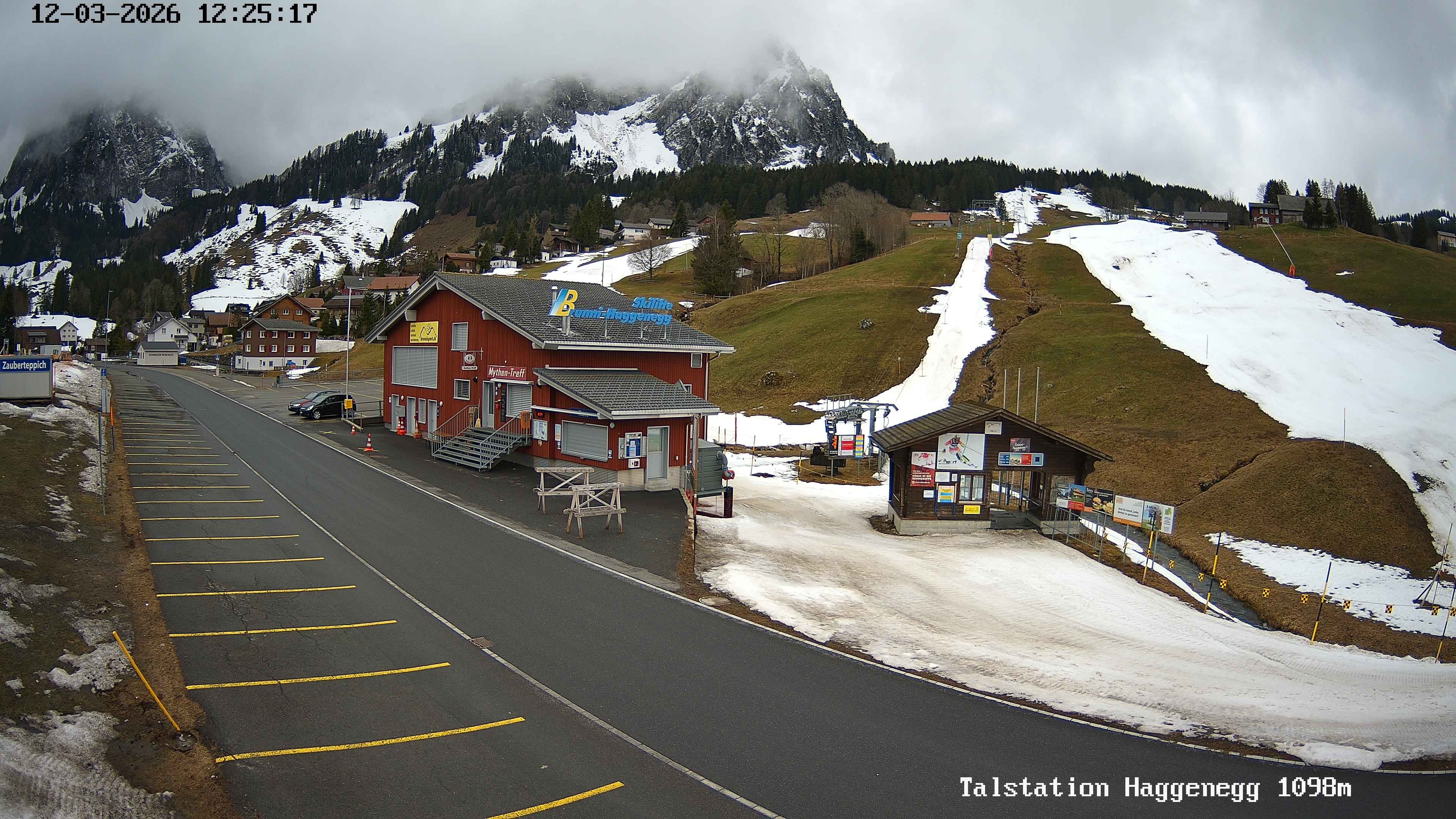 Archived image Webcam base station Brunni-Haggenegg mountain railways
