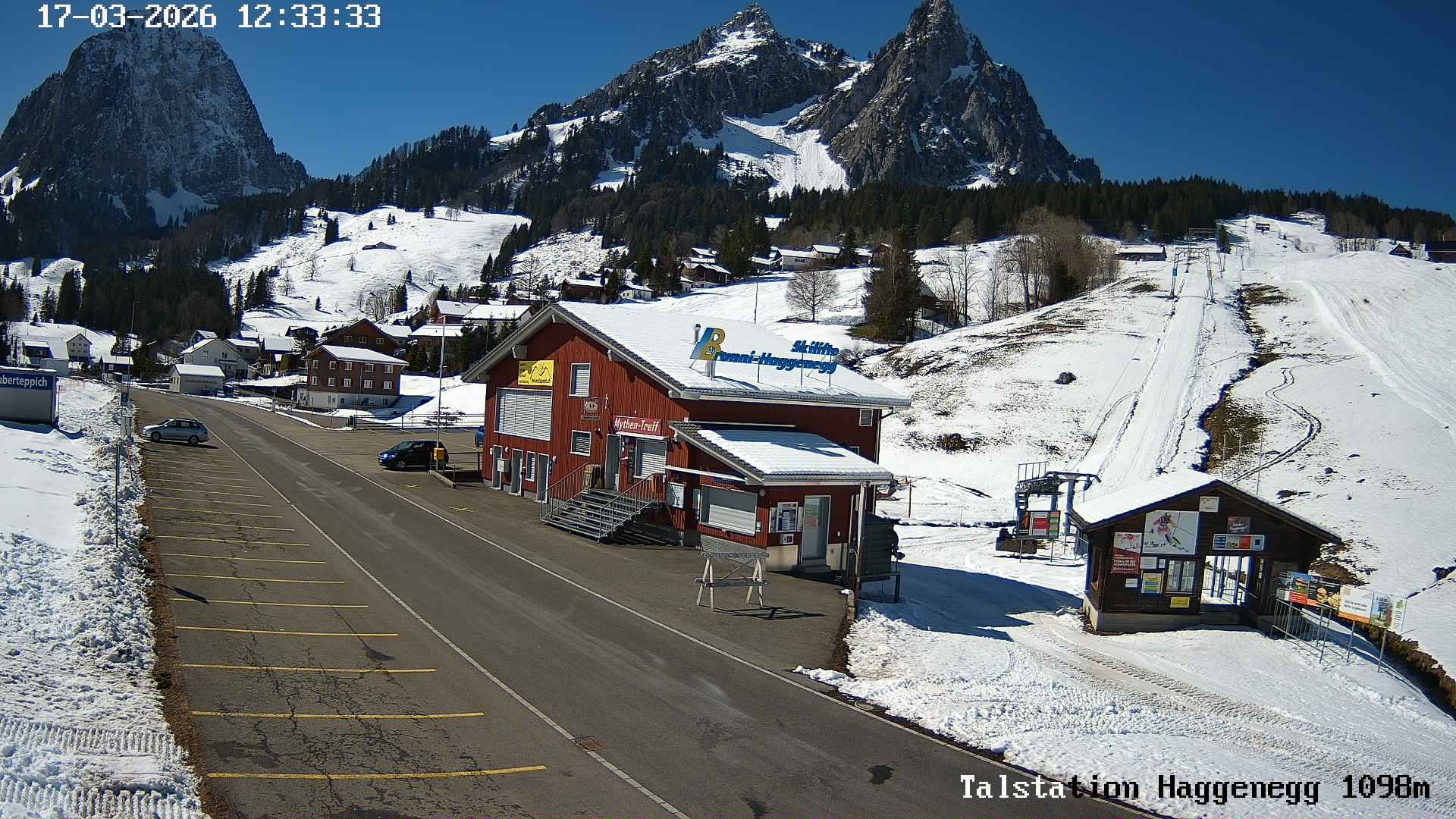 Archived image Webcam base station Brunni-Haggenegg mountain railways