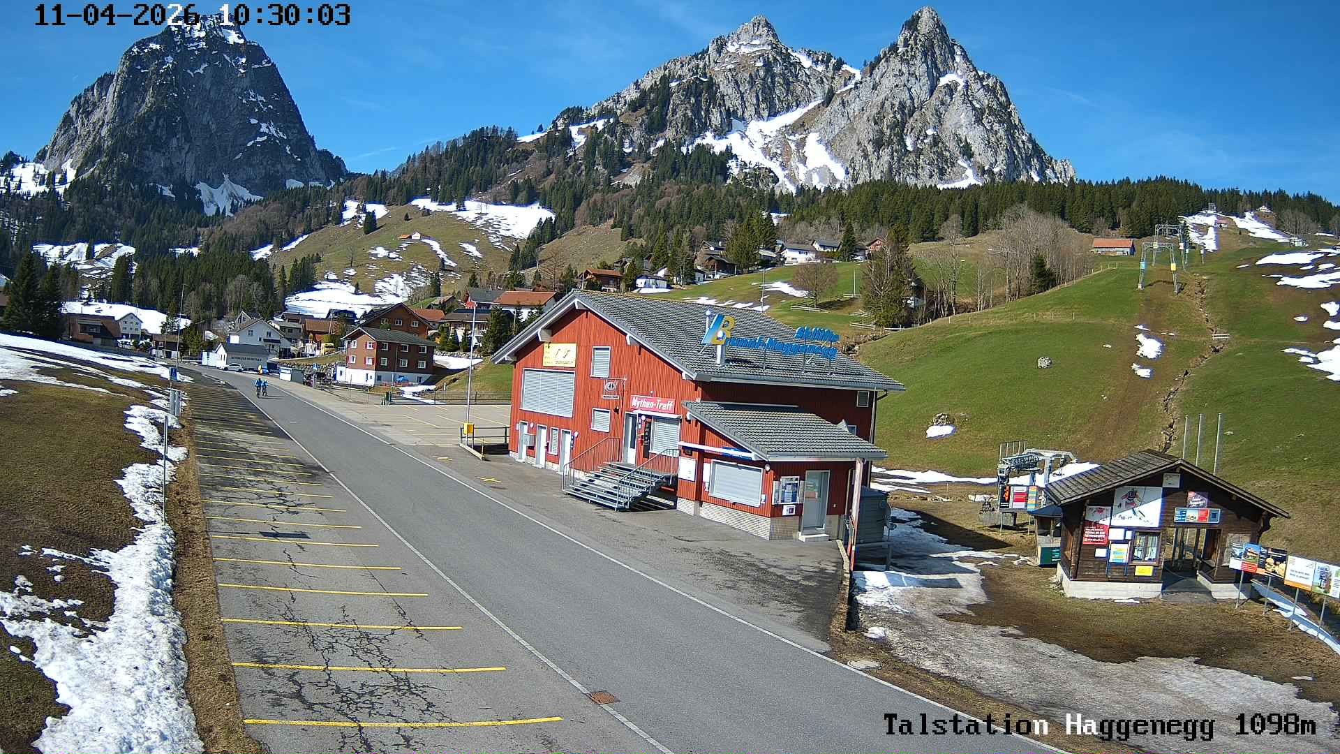 Archived image Webcam base station Brunni-Haggenegg mountain railways