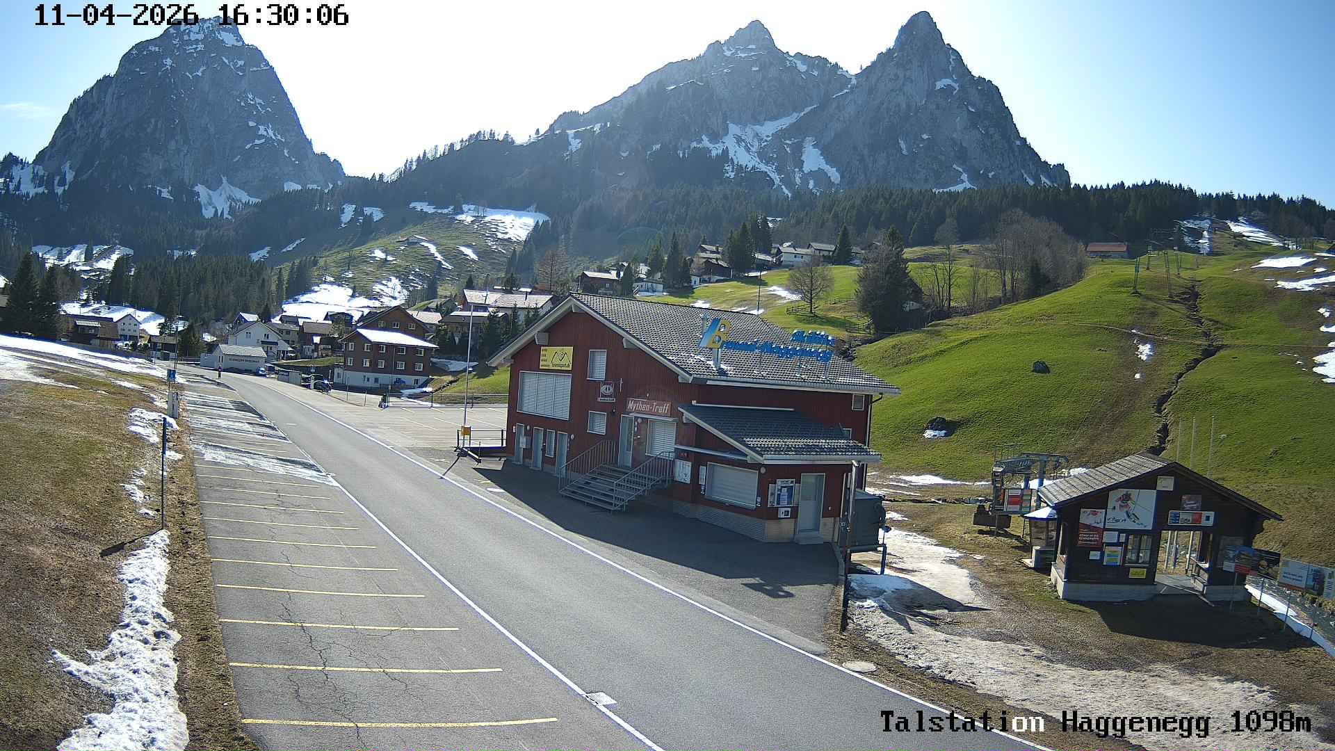 Archived image Webcam base station Brunni-Haggenegg mountain railways