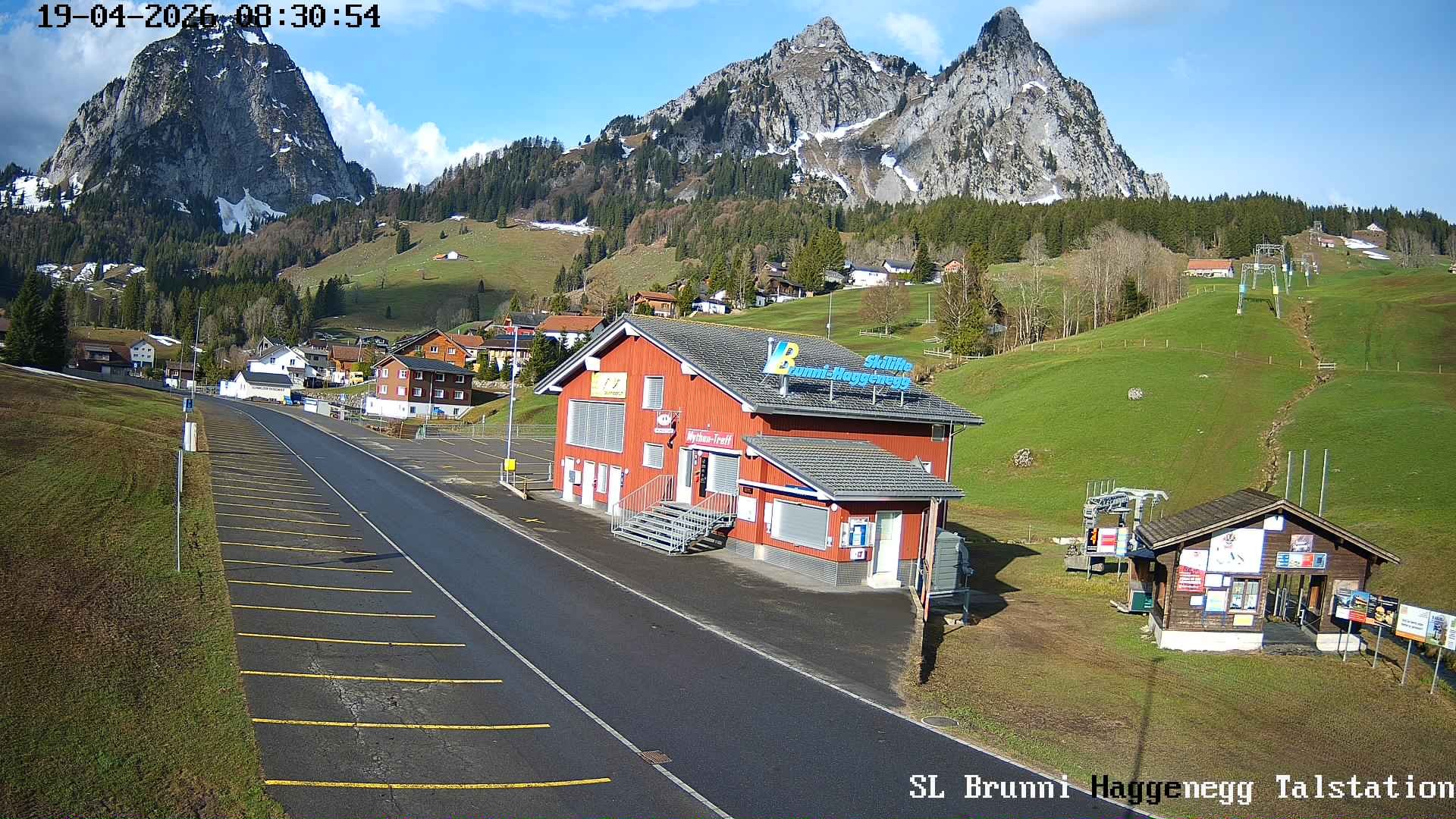 Archived image Webcam base station Brunni-Haggenegg mountain railways