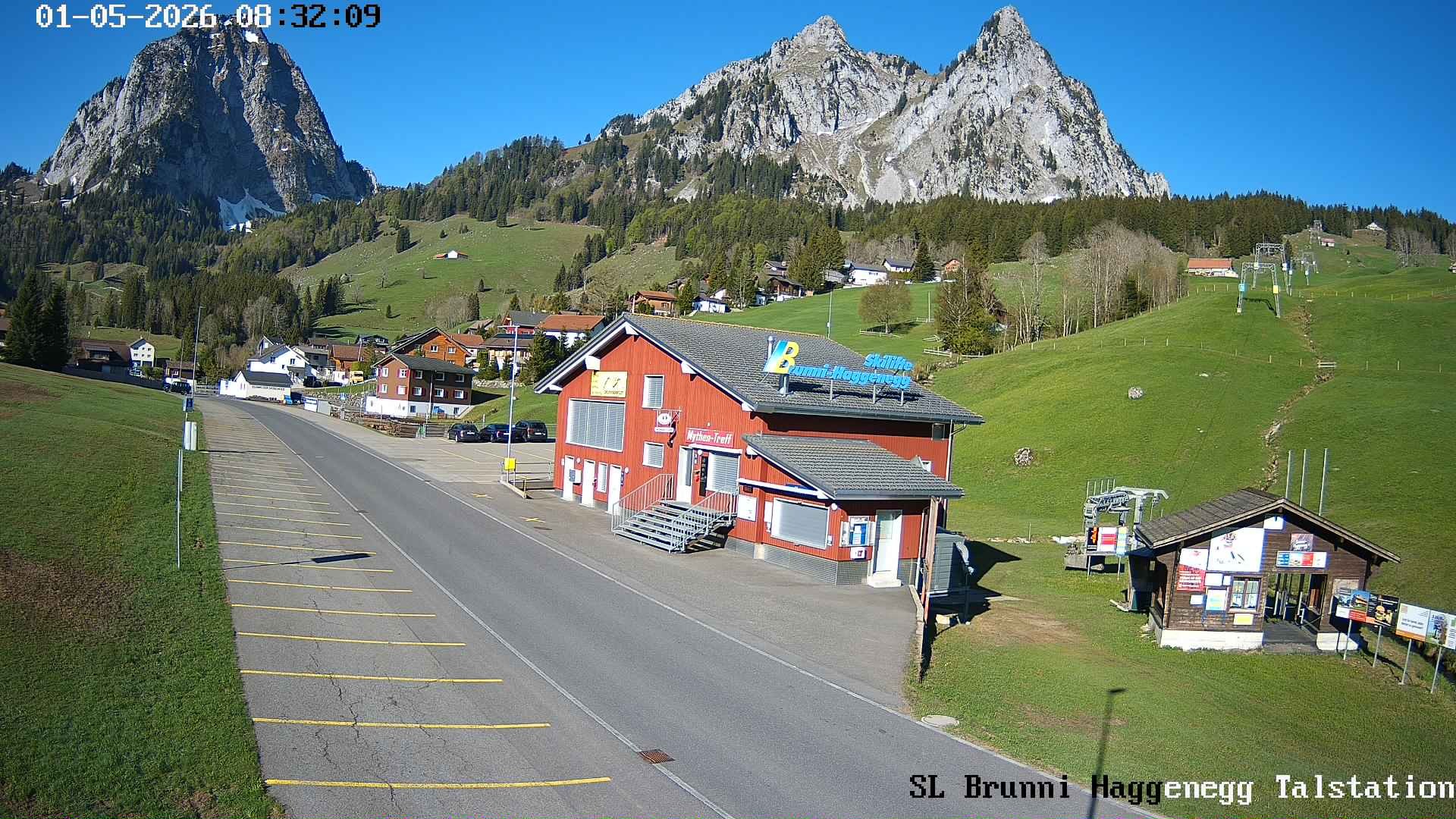 Archived image Webcam base station Brunni-Haggenegg mountain railways