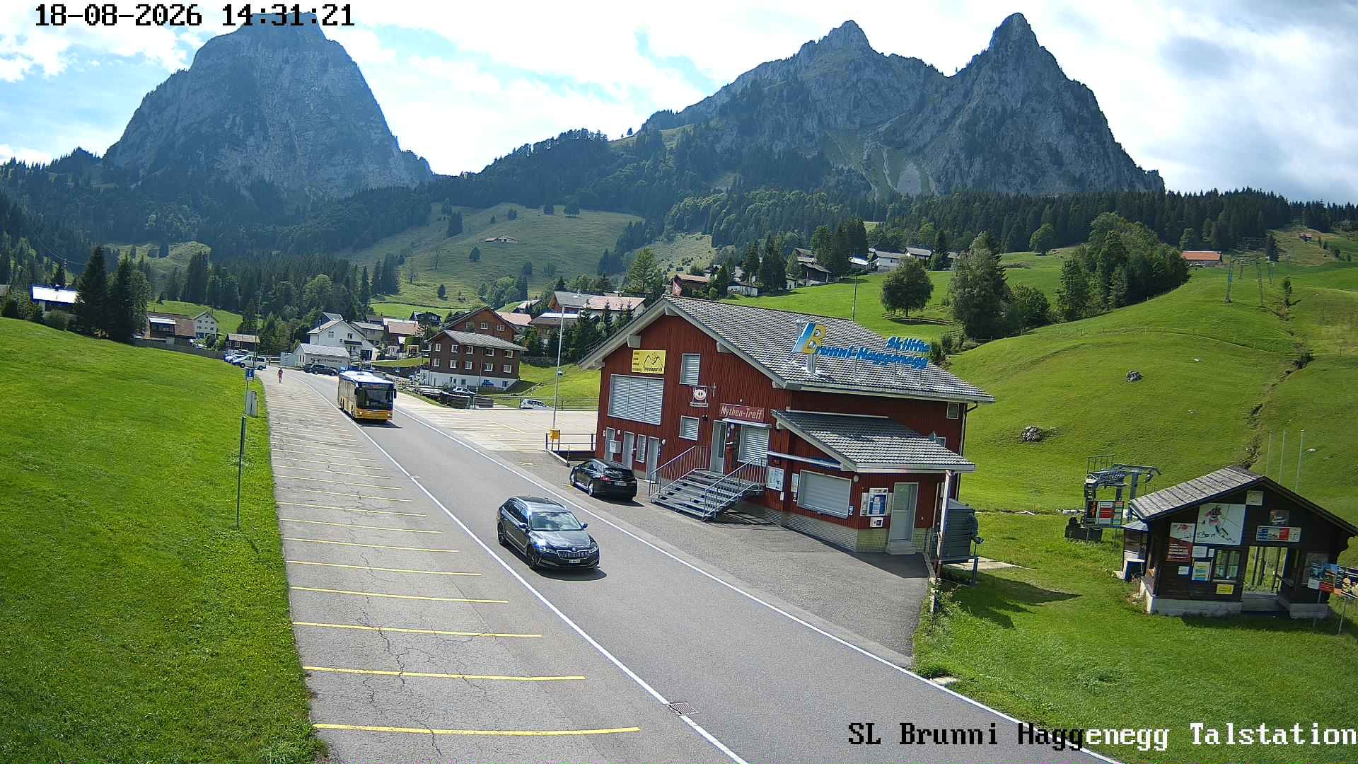 Archived image Webcam base station Brunni-Haggenegg mountain railways