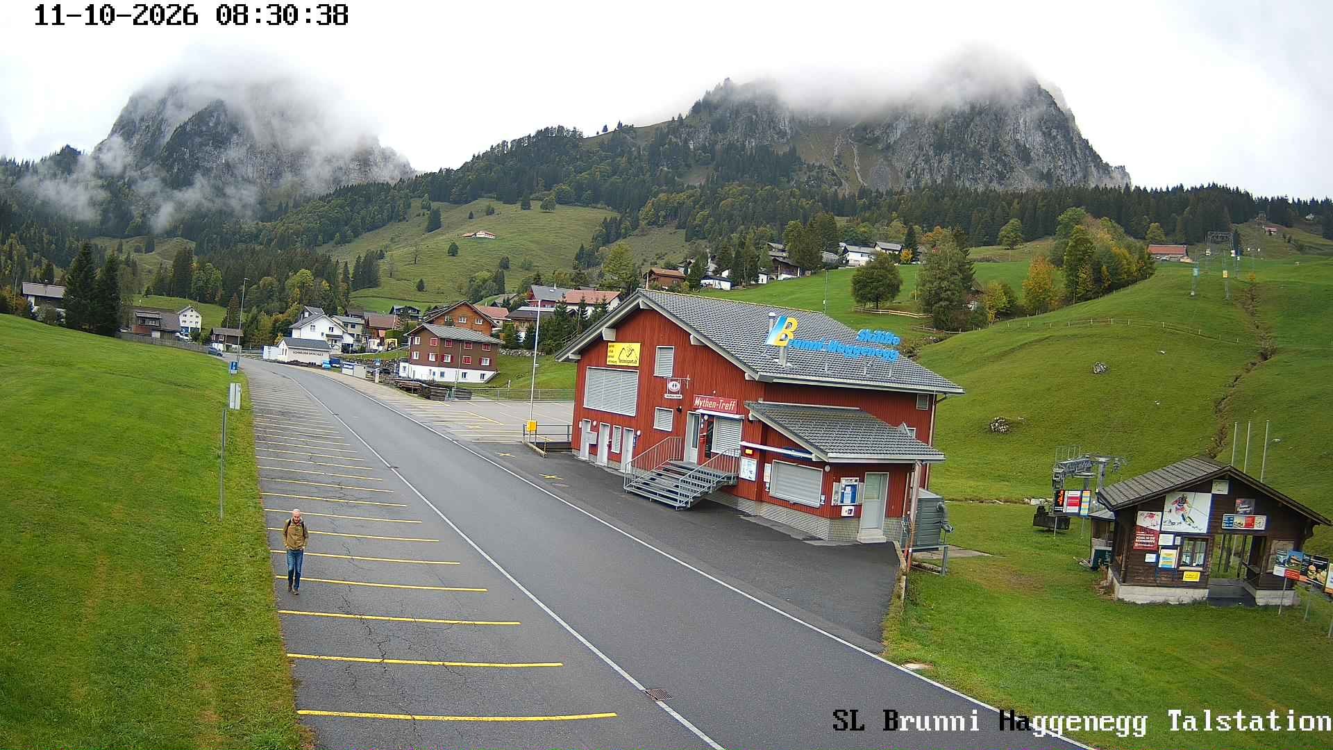 Archived image Webcam base station Brunni-Haggenegg mountain railways