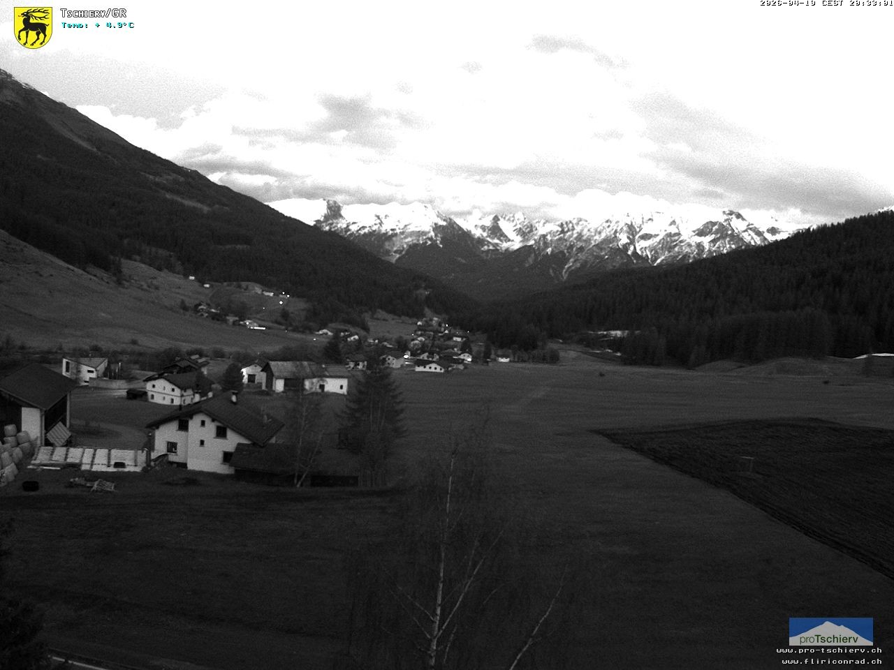 Archiv Foto Webcam Dorf Tschierv