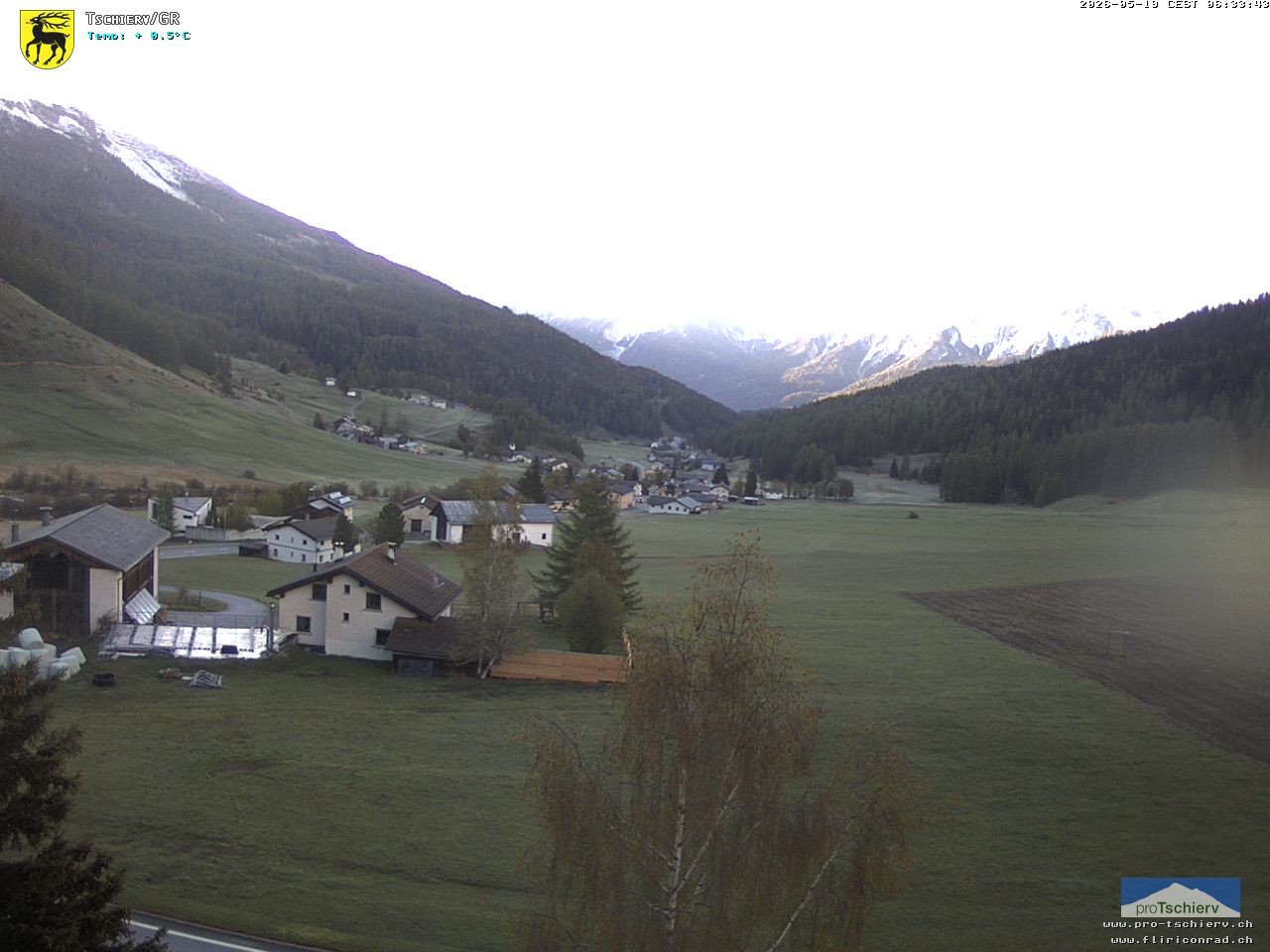 Archiv Foto Webcam Dorf Tschierv
