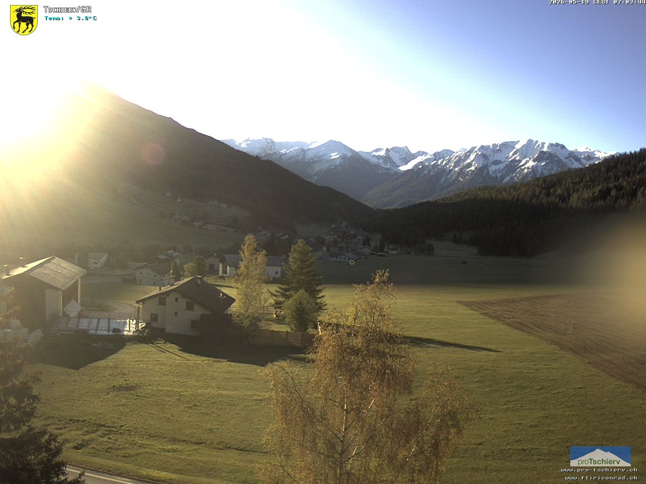 Archiv Foto Webcam Dorf Tschierv