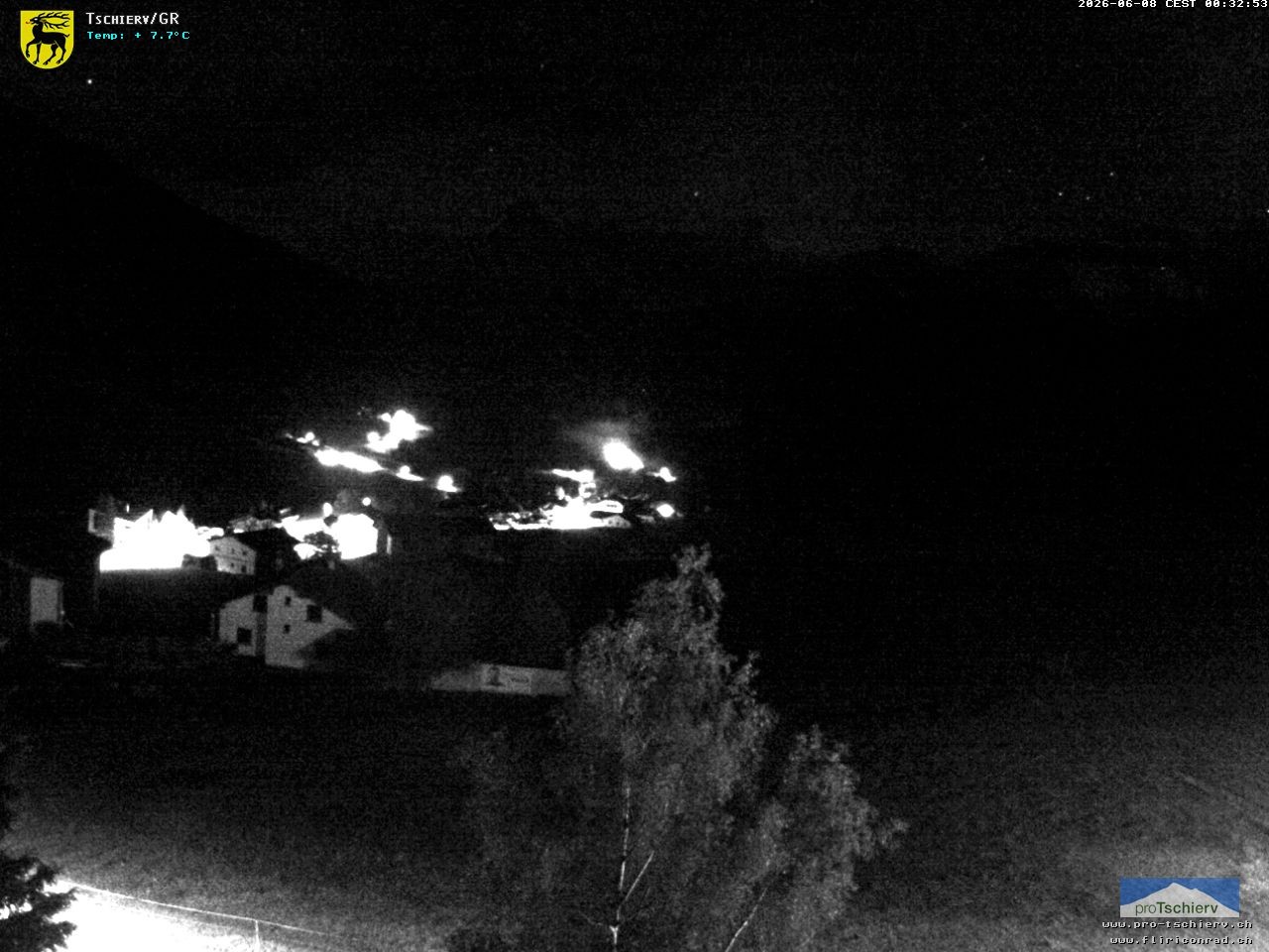 Archiv Foto Webcam Dorf Tschierv