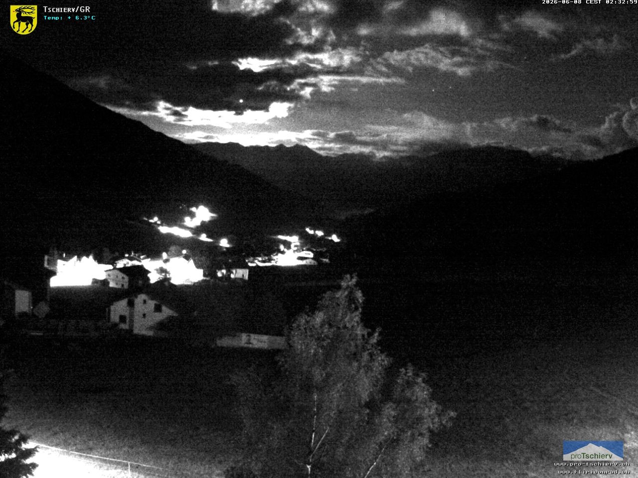 Archiv Foto Webcam Dorf Tschierv