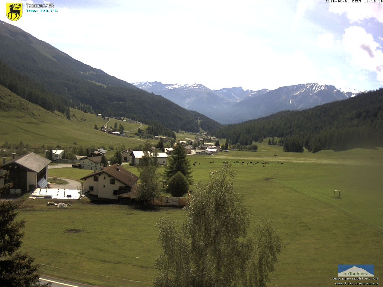 Archiv Foto Webcam Dorf Tschierv