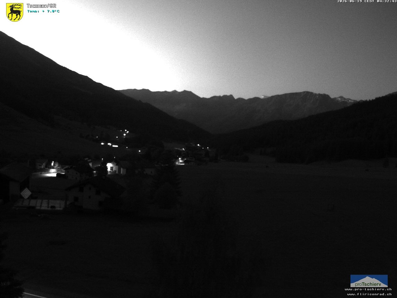 Archiv Foto Webcam Dorf Tschierv
