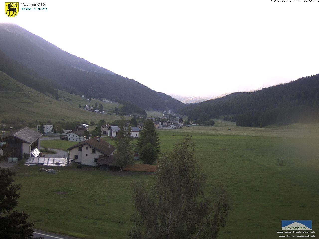 Archiv Foto Webcam Dorf Tschierv