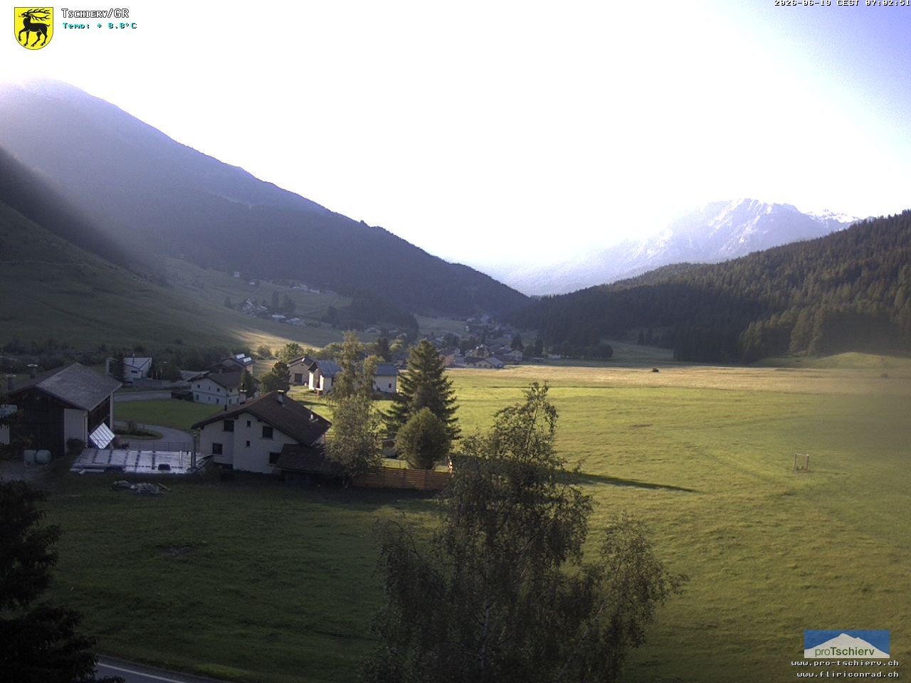 Archiv Foto Webcam Dorf Tschierv