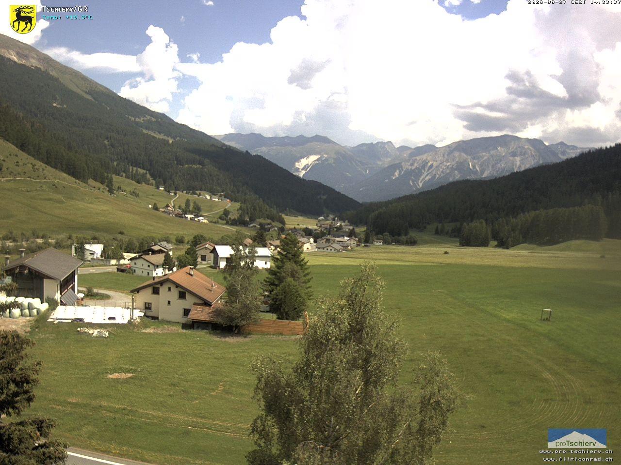 Archiv Foto Webcam Dorf Tschierv