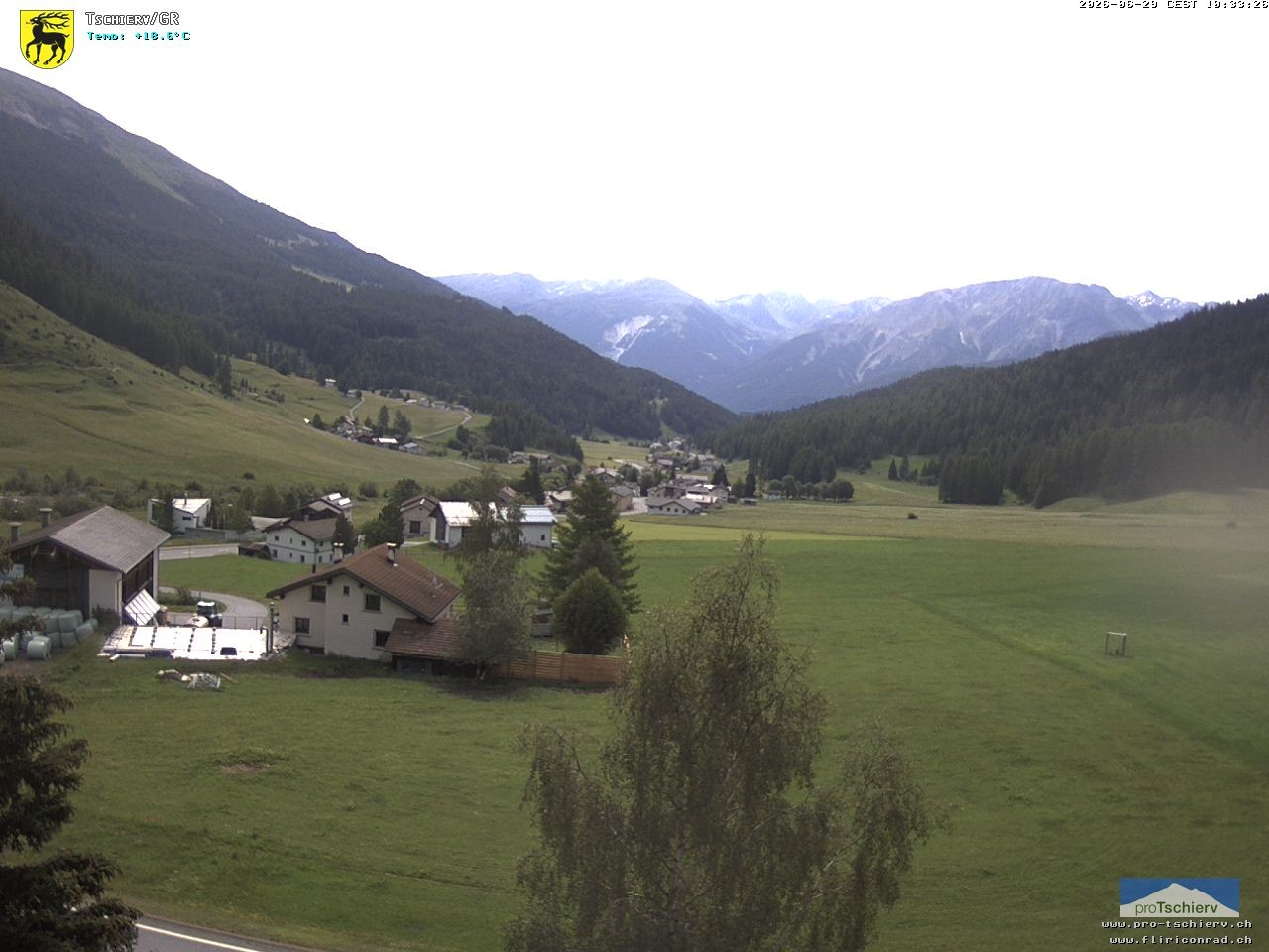 Archiv Foto Webcam Dorf Tschierv