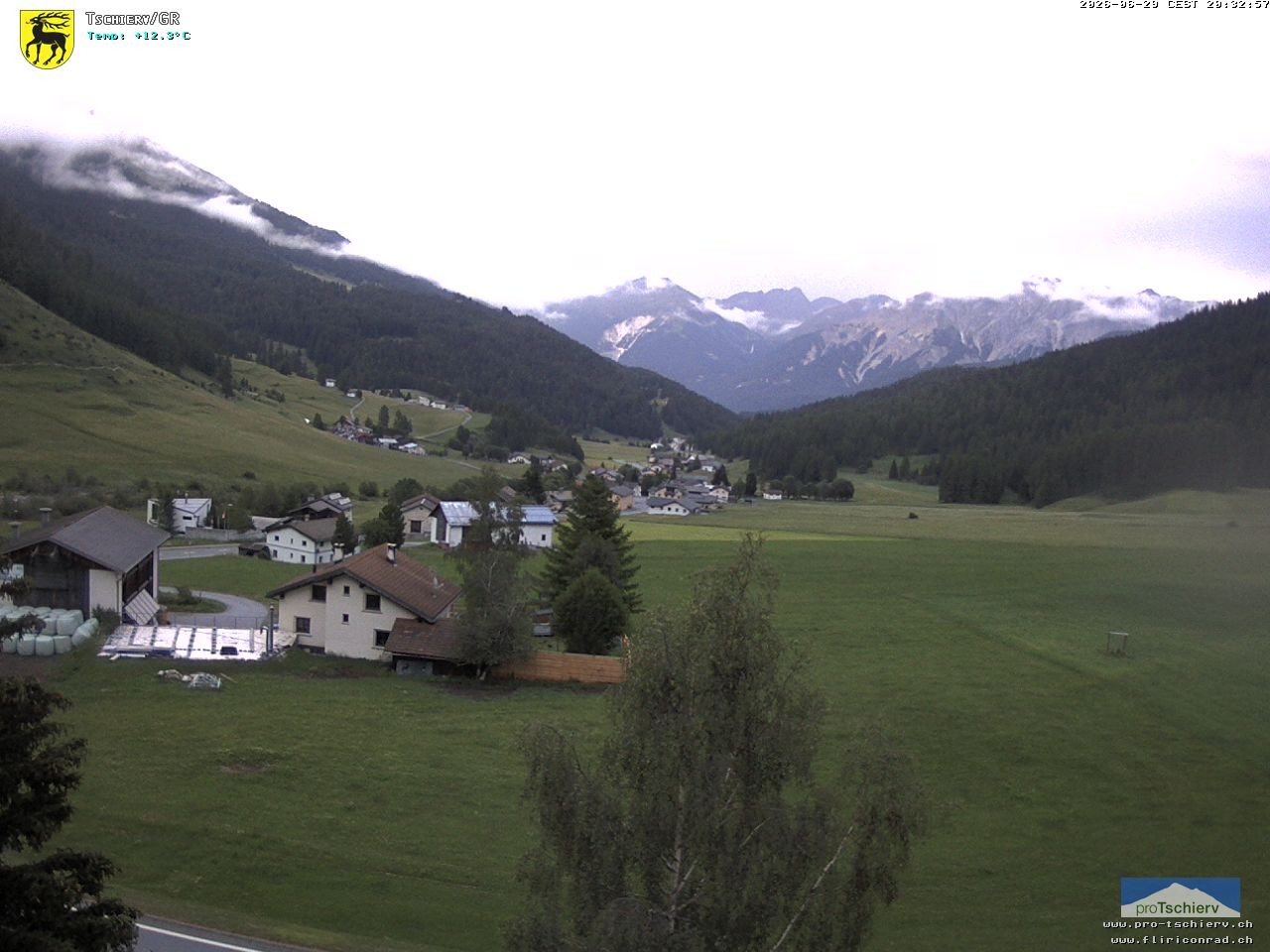 Archiv Foto Webcam Dorf Tschierv