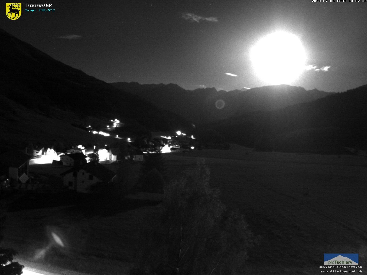 Archiv Foto Webcam Dorf Tschierv