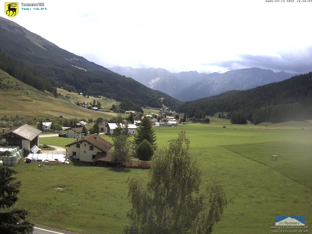 Archiv Foto Webcam Dorf Tschierv
