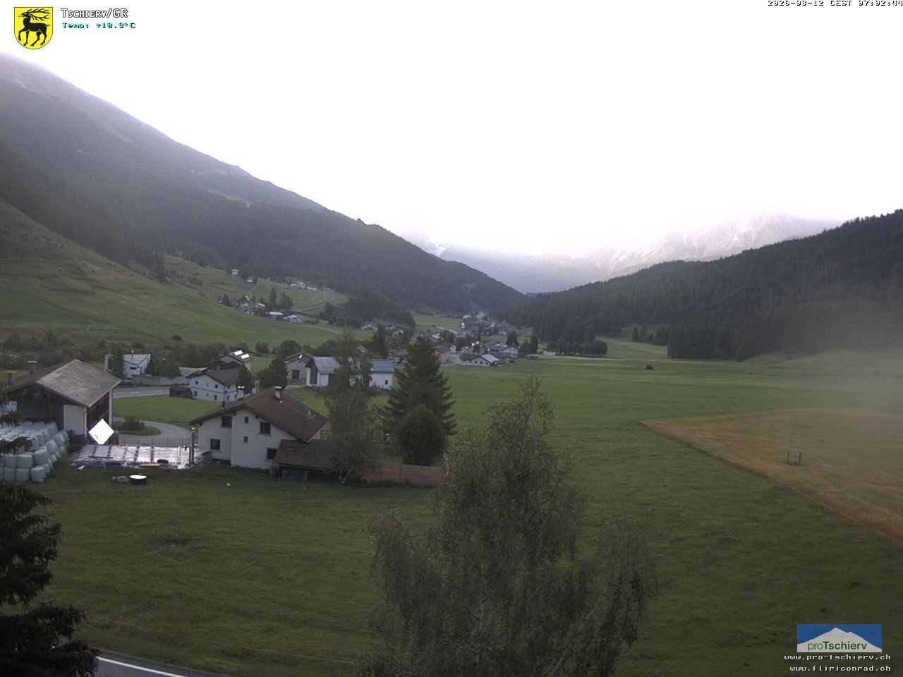 Archiv Foto Webcam Dorf Tschierv