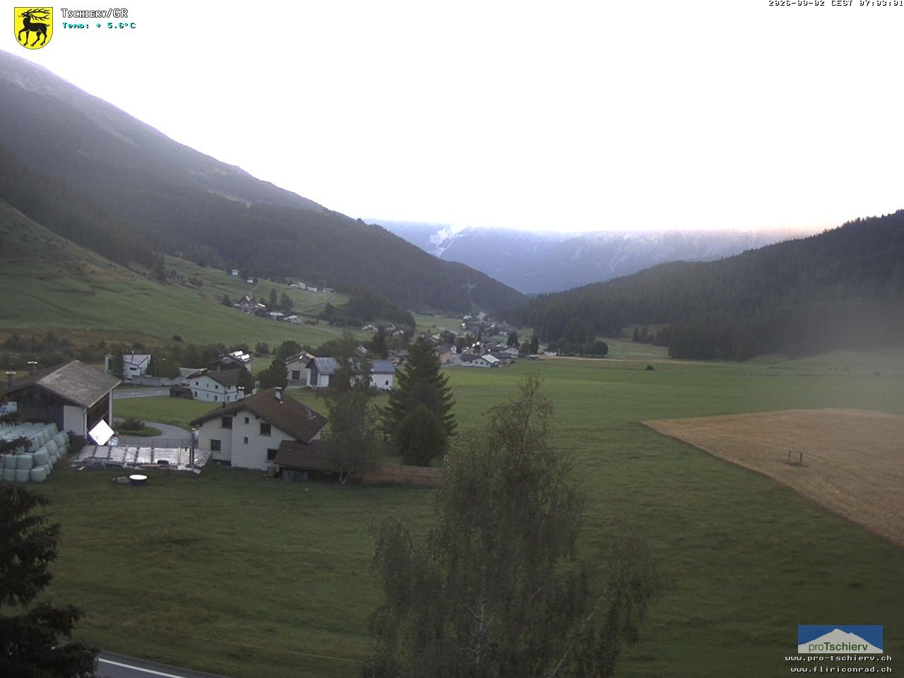 Archiv Foto Webcam Dorf Tschierv