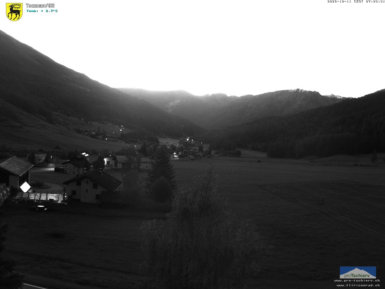 Archiv Foto Webcam Dorf Tschierv