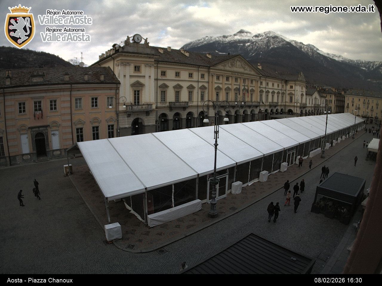 Archiv Foto Webcam Piazza Emile Chanoux, Aosta