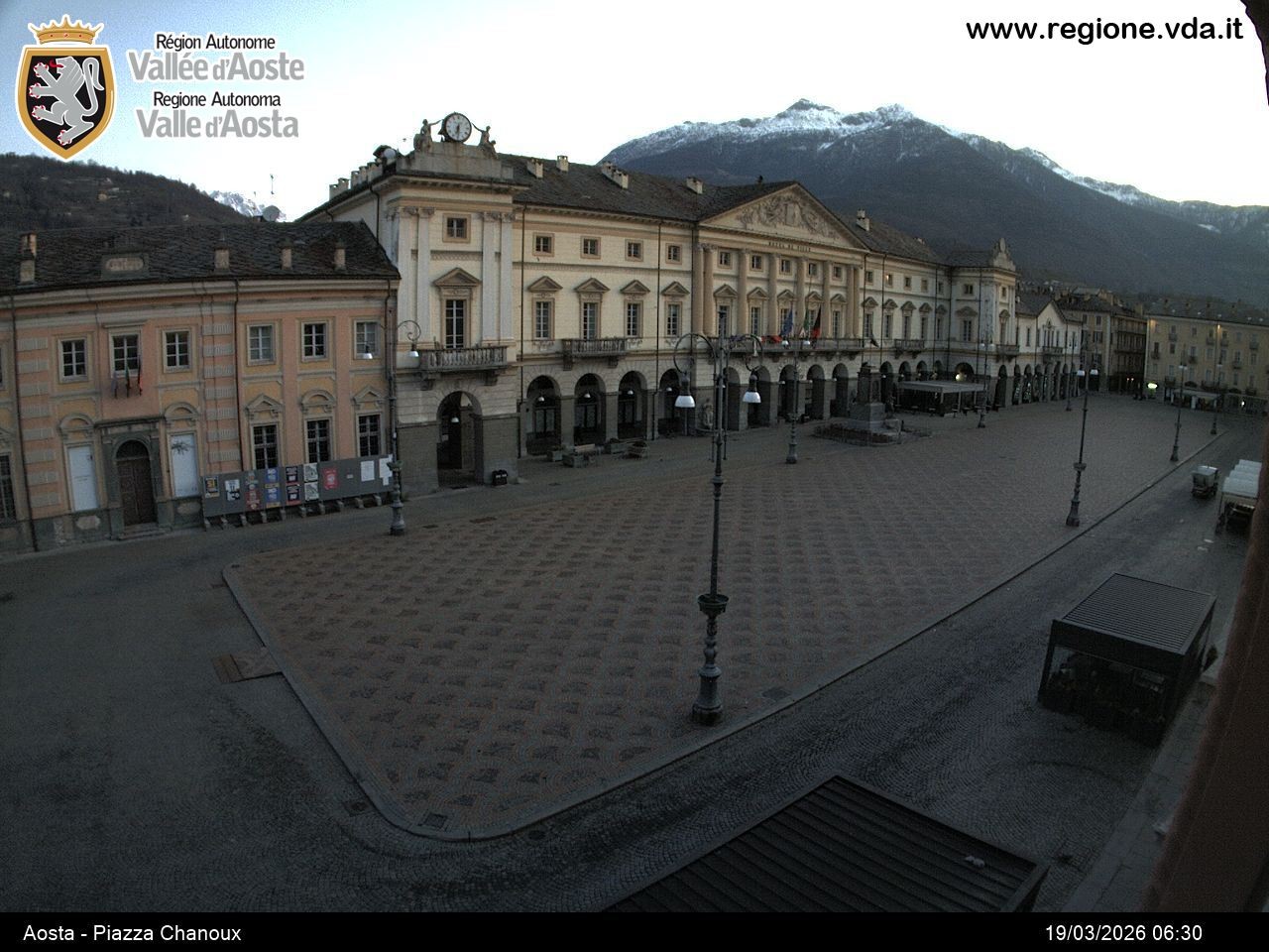 Archiv Foto Webcam Piazza Emile Chanoux, Aosta
