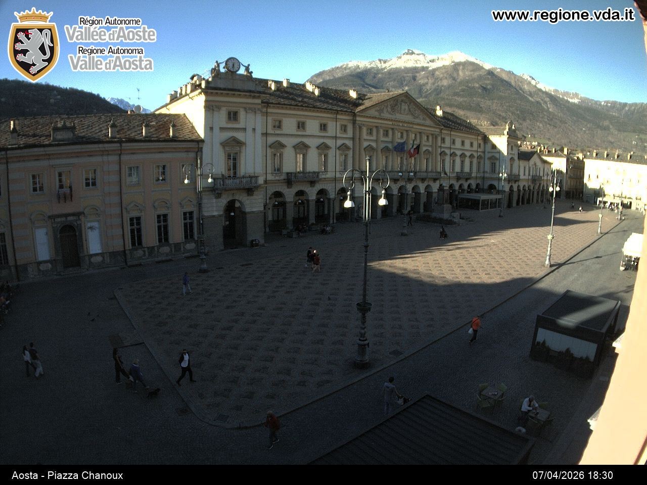 Archiv Foto Webcam Piazza Emile Chanoux, Aosta