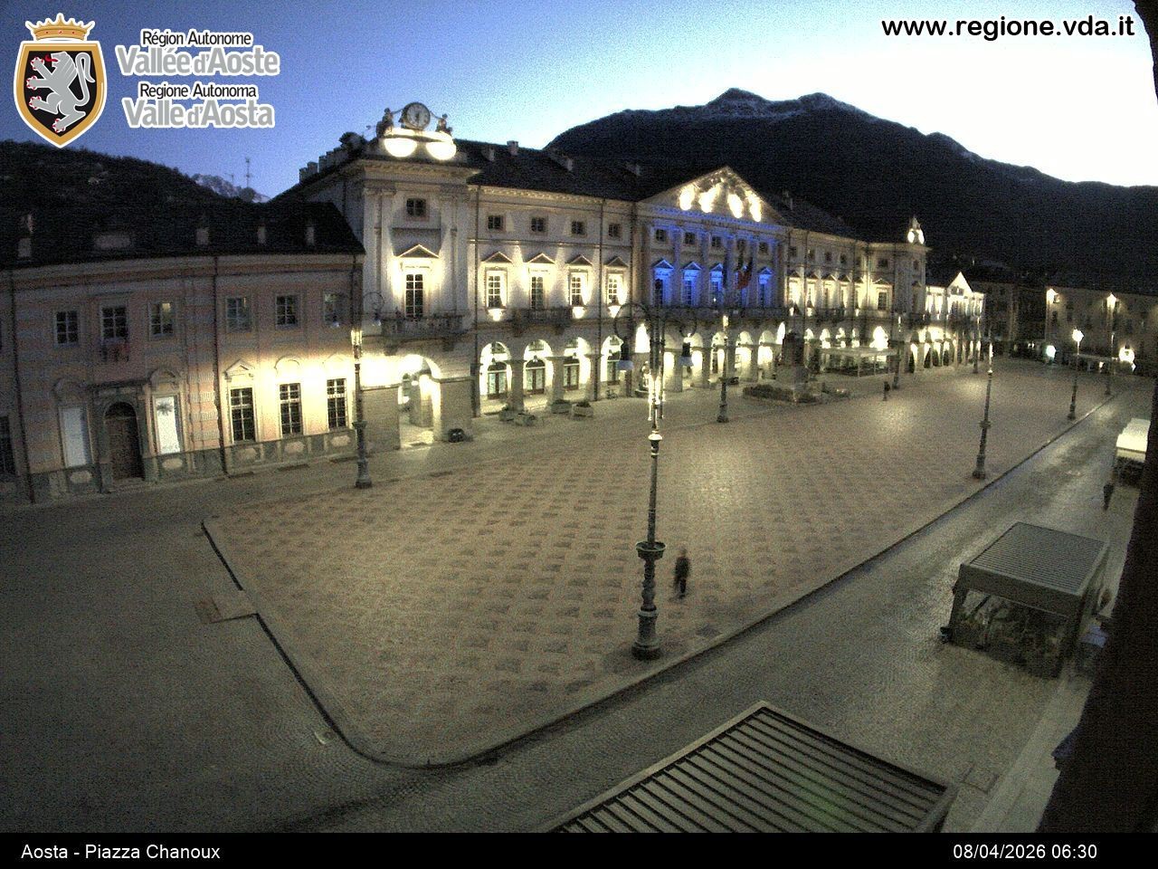 Archived image Webcam Aosta, Piazza Emile Chanoux