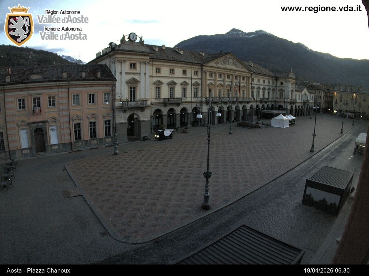 Archived image Webcam Aosta, Piazza Emile Chanoux