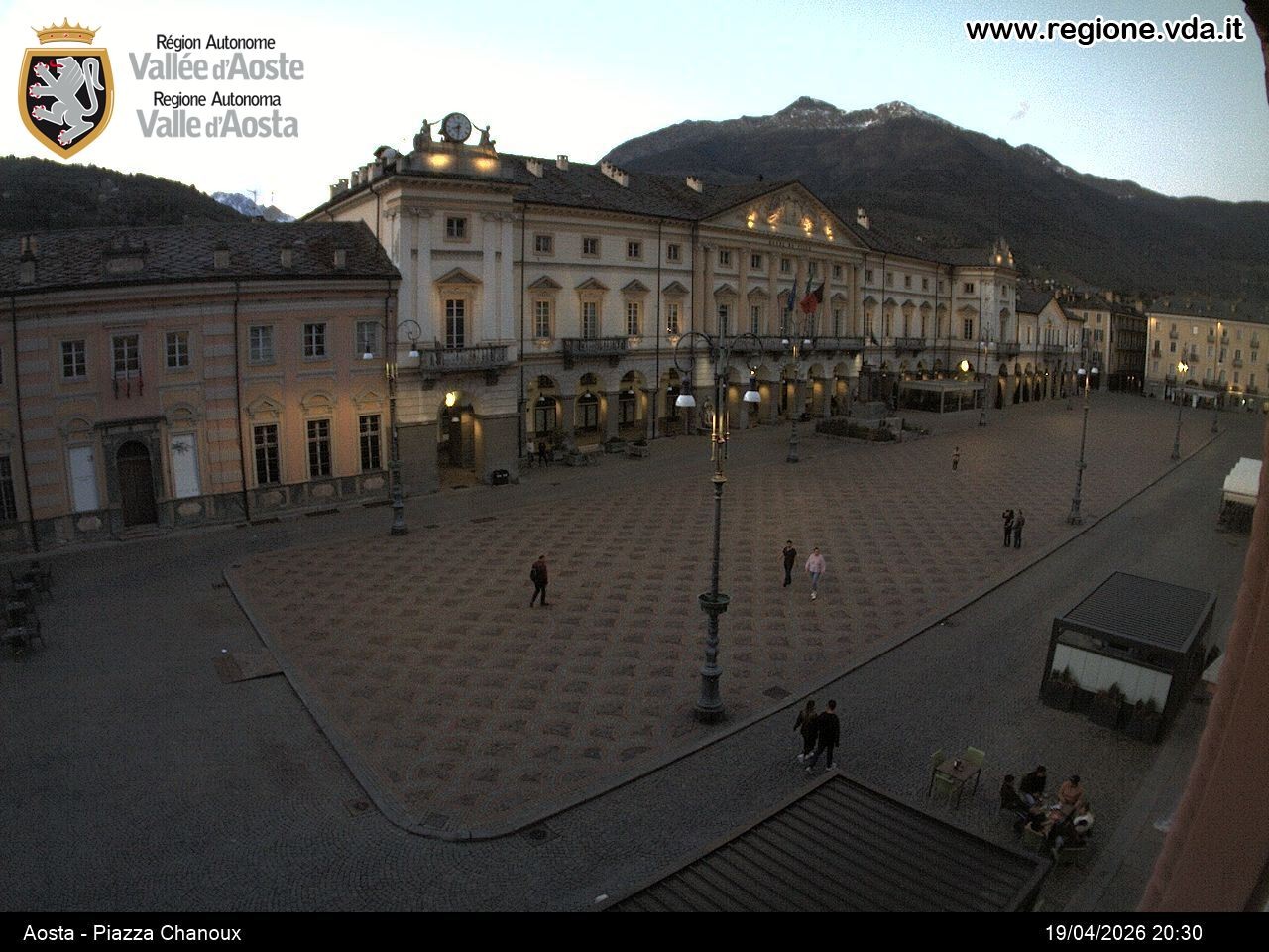 Archived image Webcam Aosta, Piazza Emile Chanoux