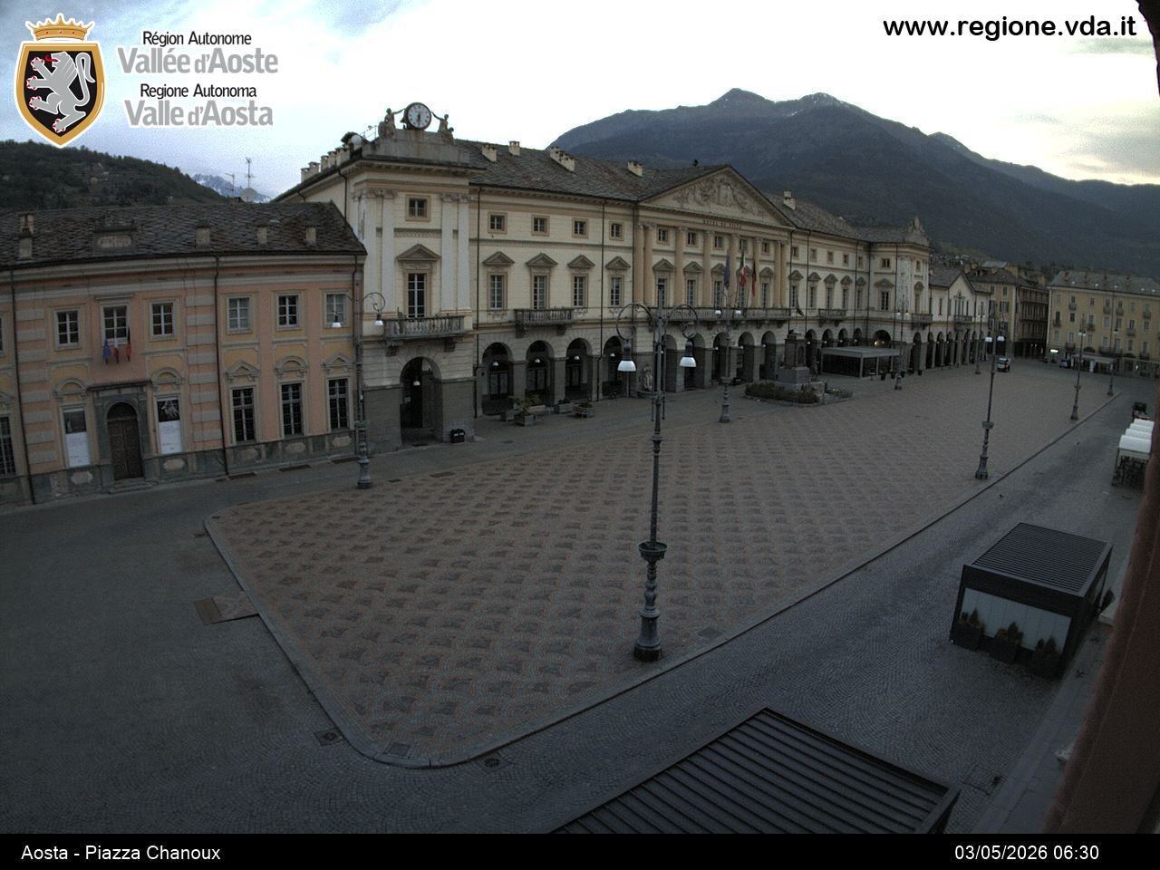 Archiv Foto Webcam Piazza Emile Chanoux, Aosta