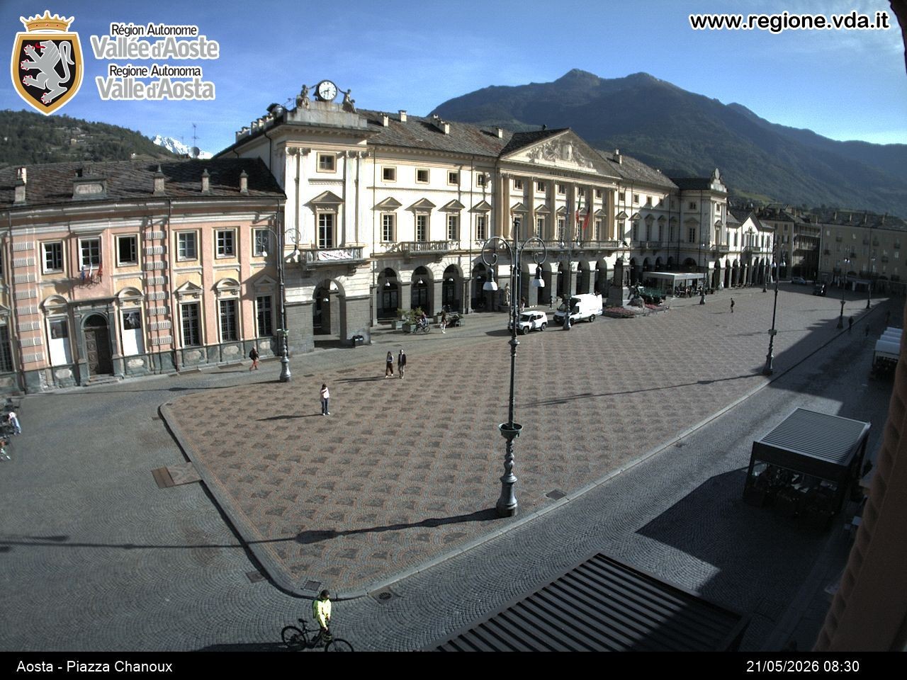 Archiv Foto Webcam Piazza Emile Chanoux, Aosta