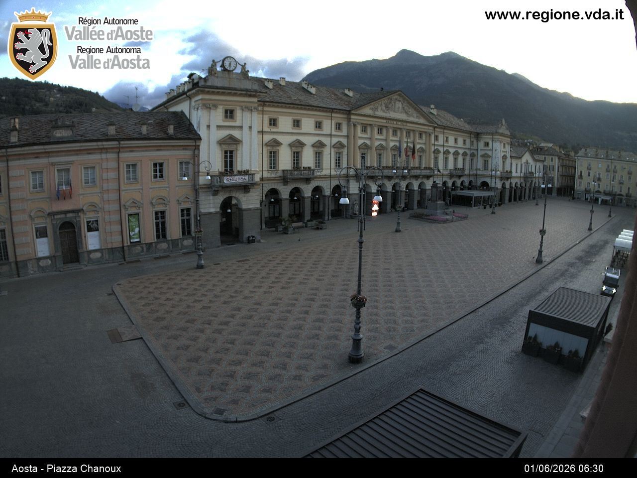 Archiv Foto Webcam Piazza Emile Chanoux, Aosta