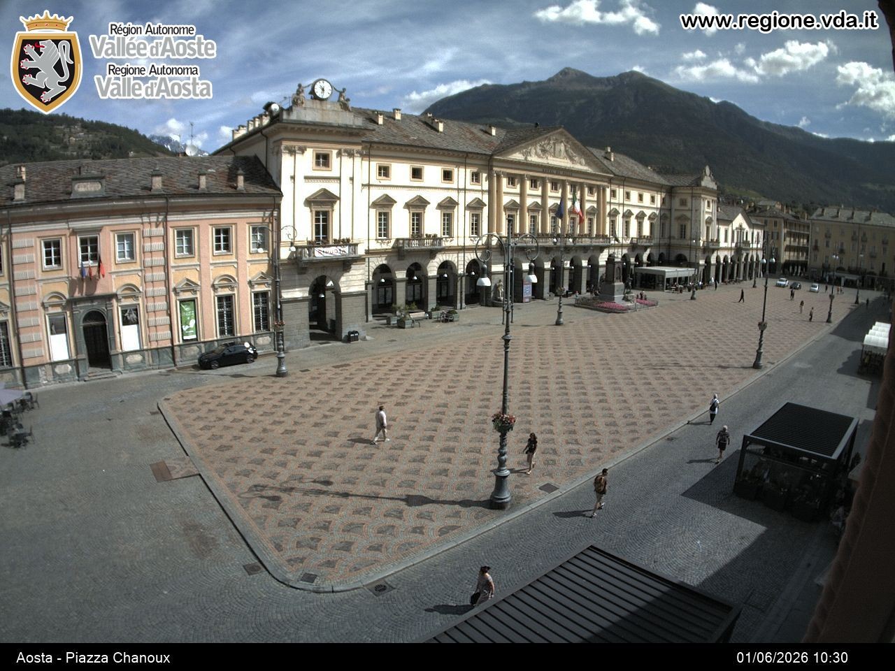 Archiv Foto Webcam Piazza Emile Chanoux, Aosta