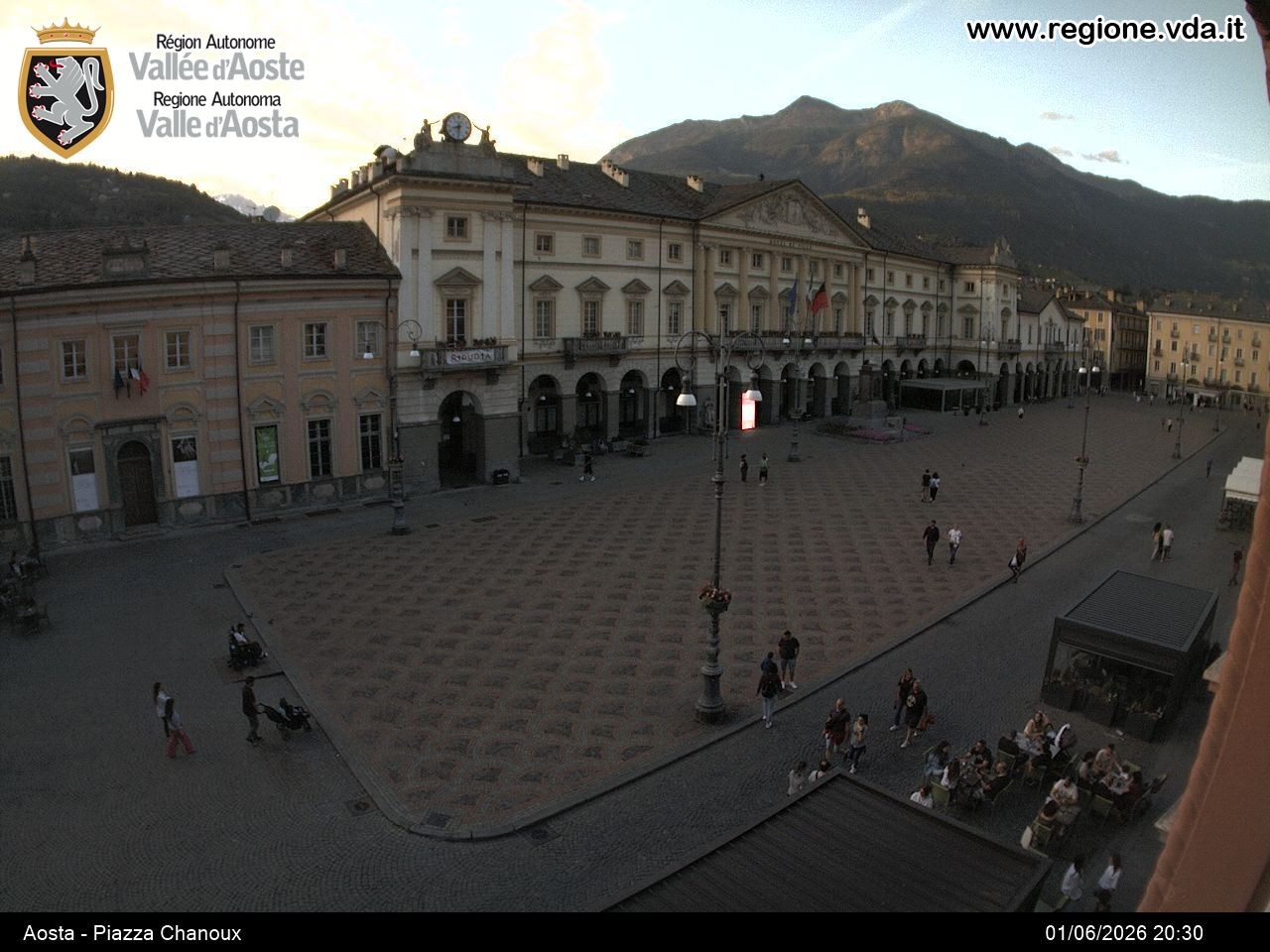 Archiv Foto Webcam Piazza Emile Chanoux, Aosta