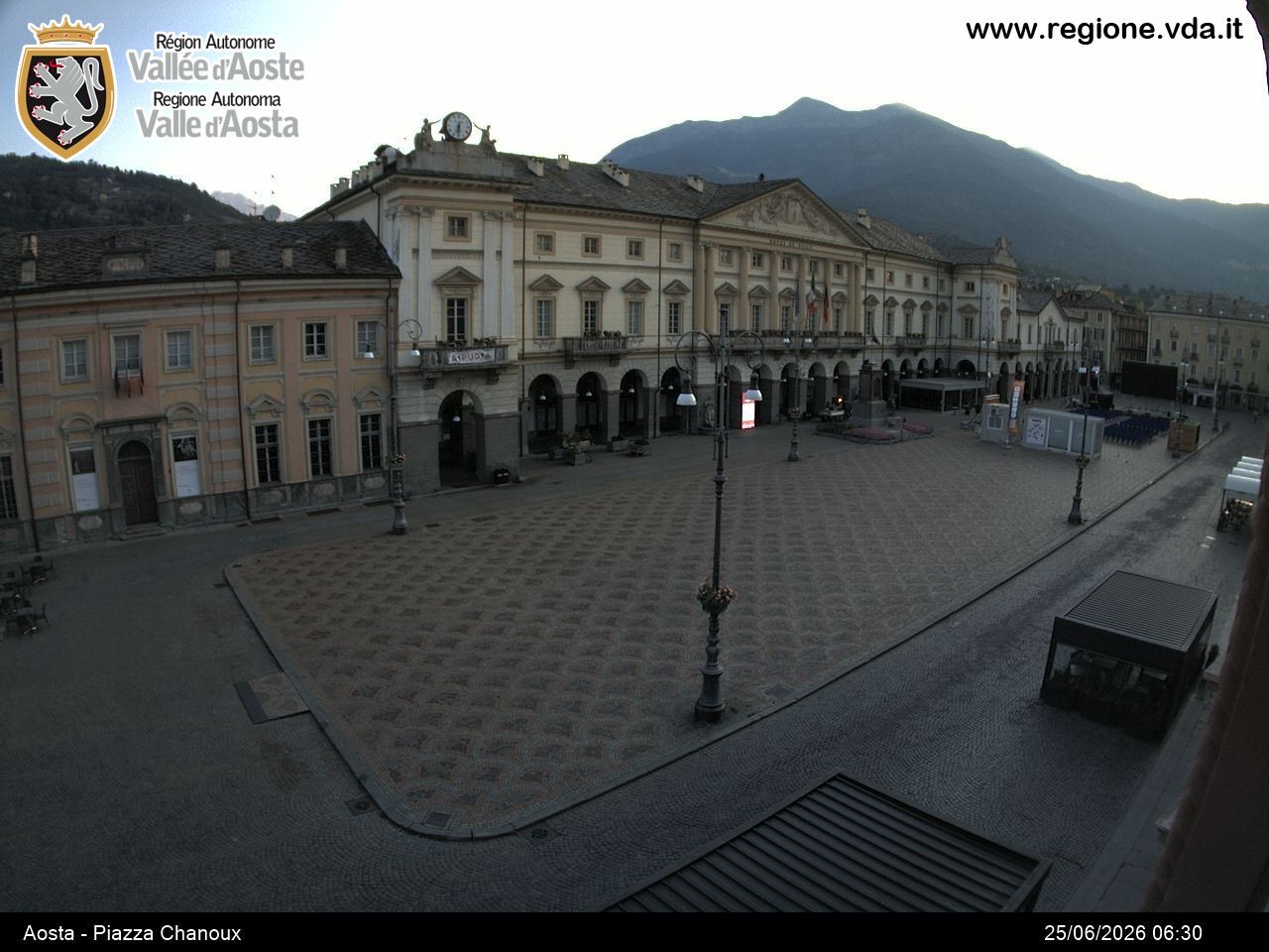 Archived image Webcam Aosta, Piazza Emile Chanoux