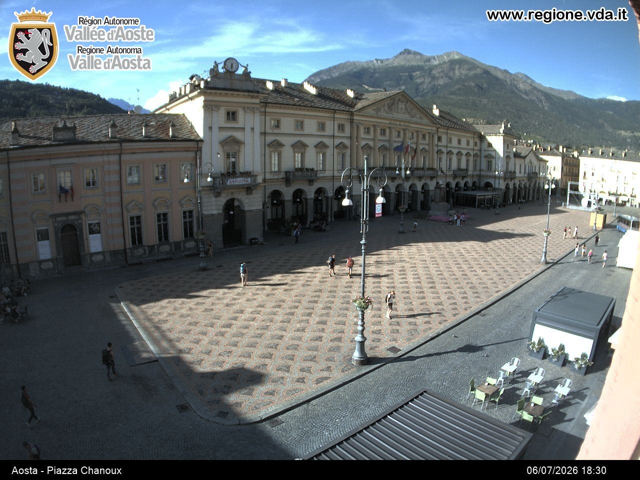 Archiv Foto Webcam Piazza Emile Chanoux, Aosta