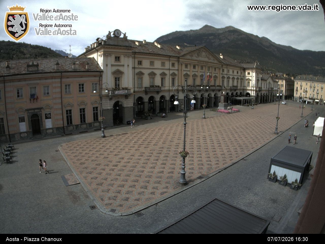 Archiv Foto Webcam Piazza Emile Chanoux, Aosta