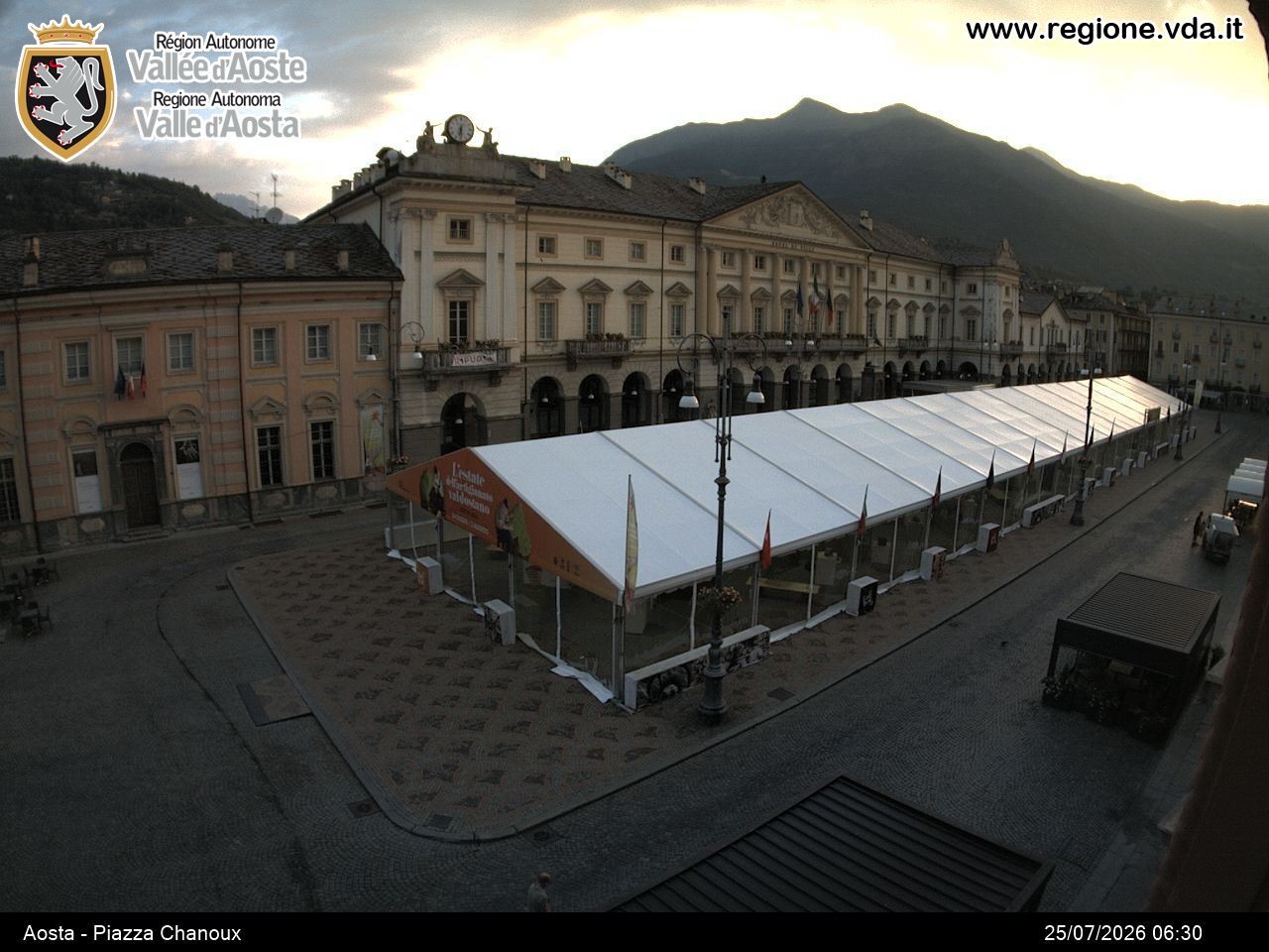 Archiv Foto Webcam Piazza Emile Chanoux, Aosta