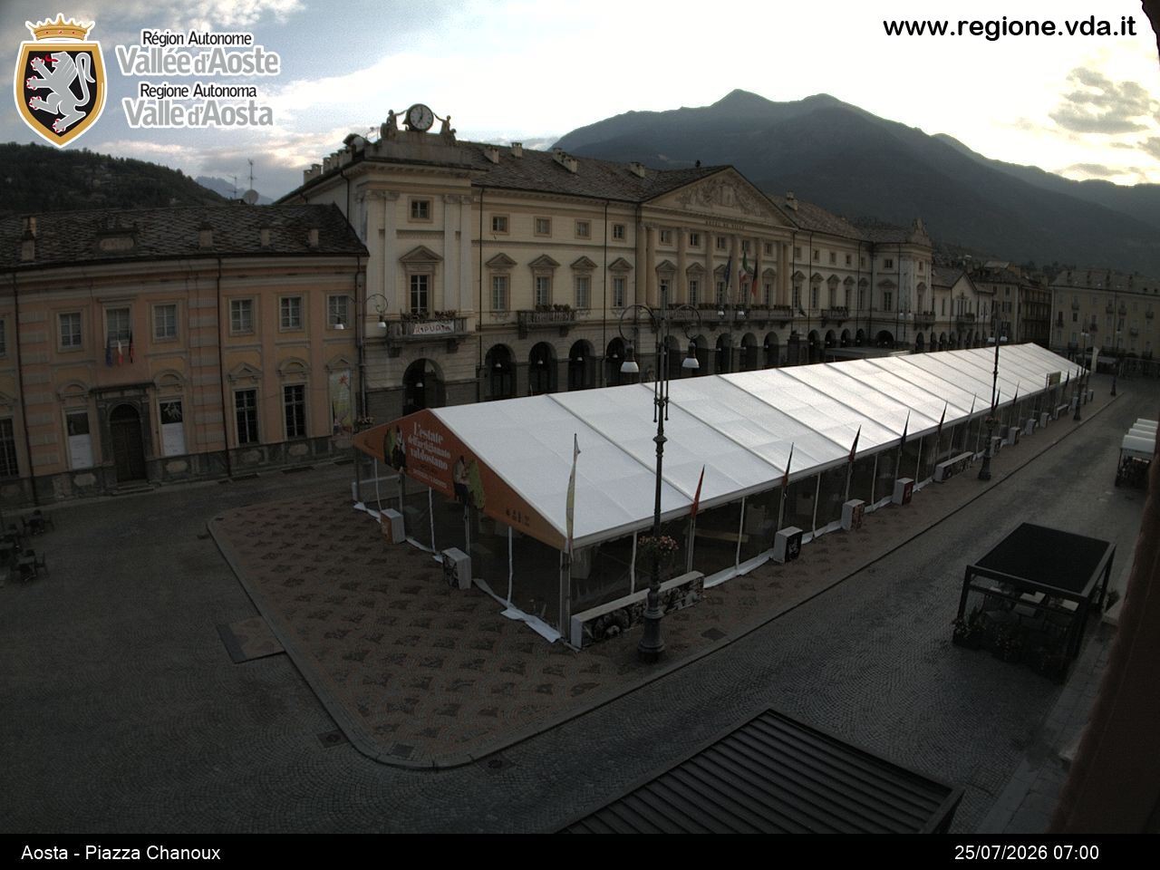 Archiv Foto Webcam Piazza Emile Chanoux, Aosta