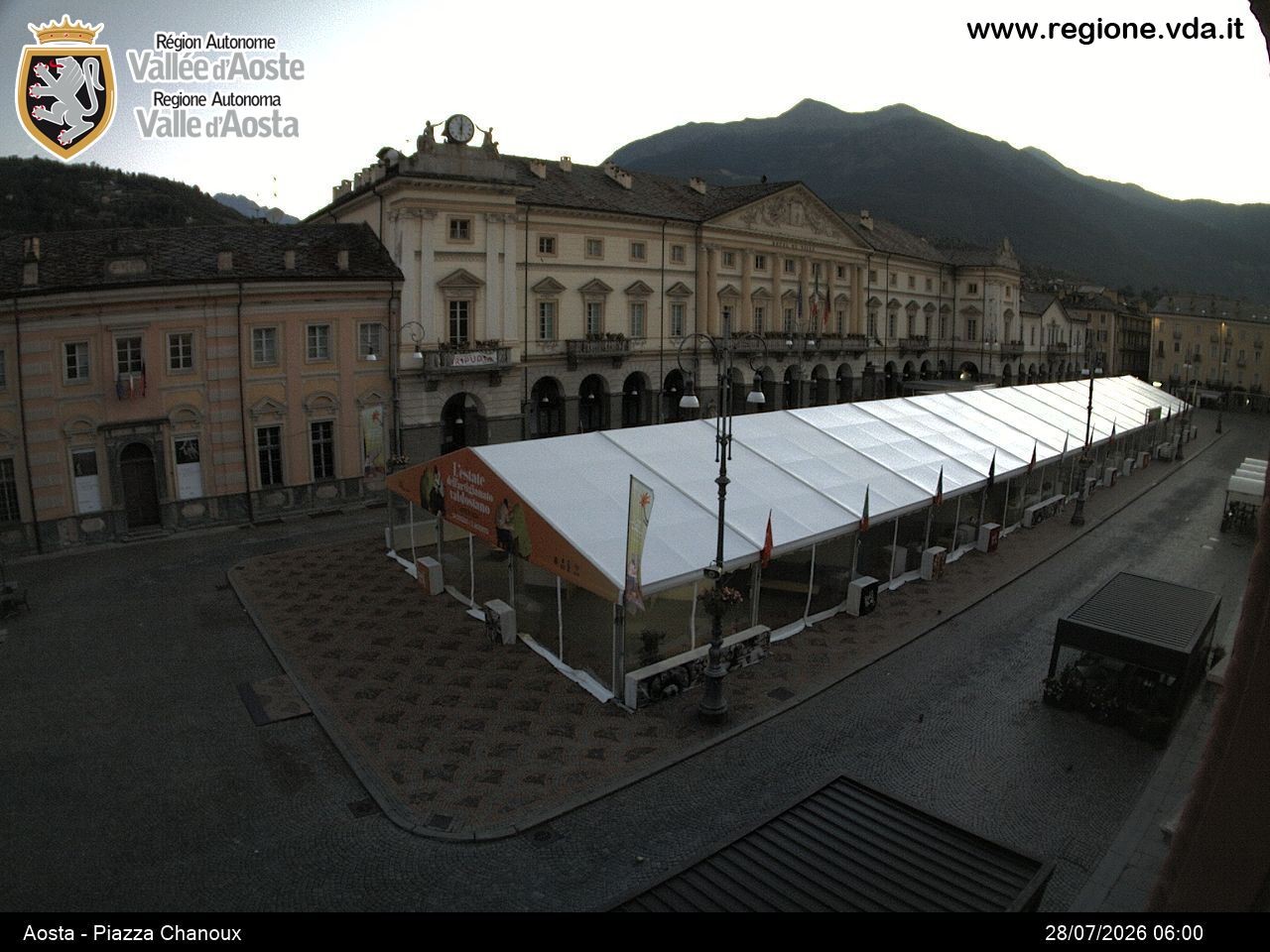 Archiv Foto Webcam Piazza Emile Chanoux, Aosta