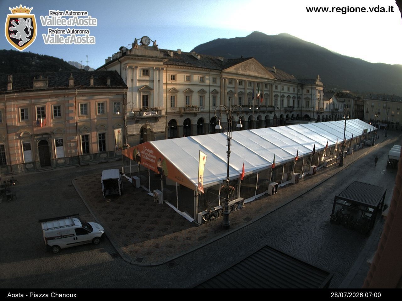Archiv Foto Webcam Piazza Emile Chanoux, Aosta
