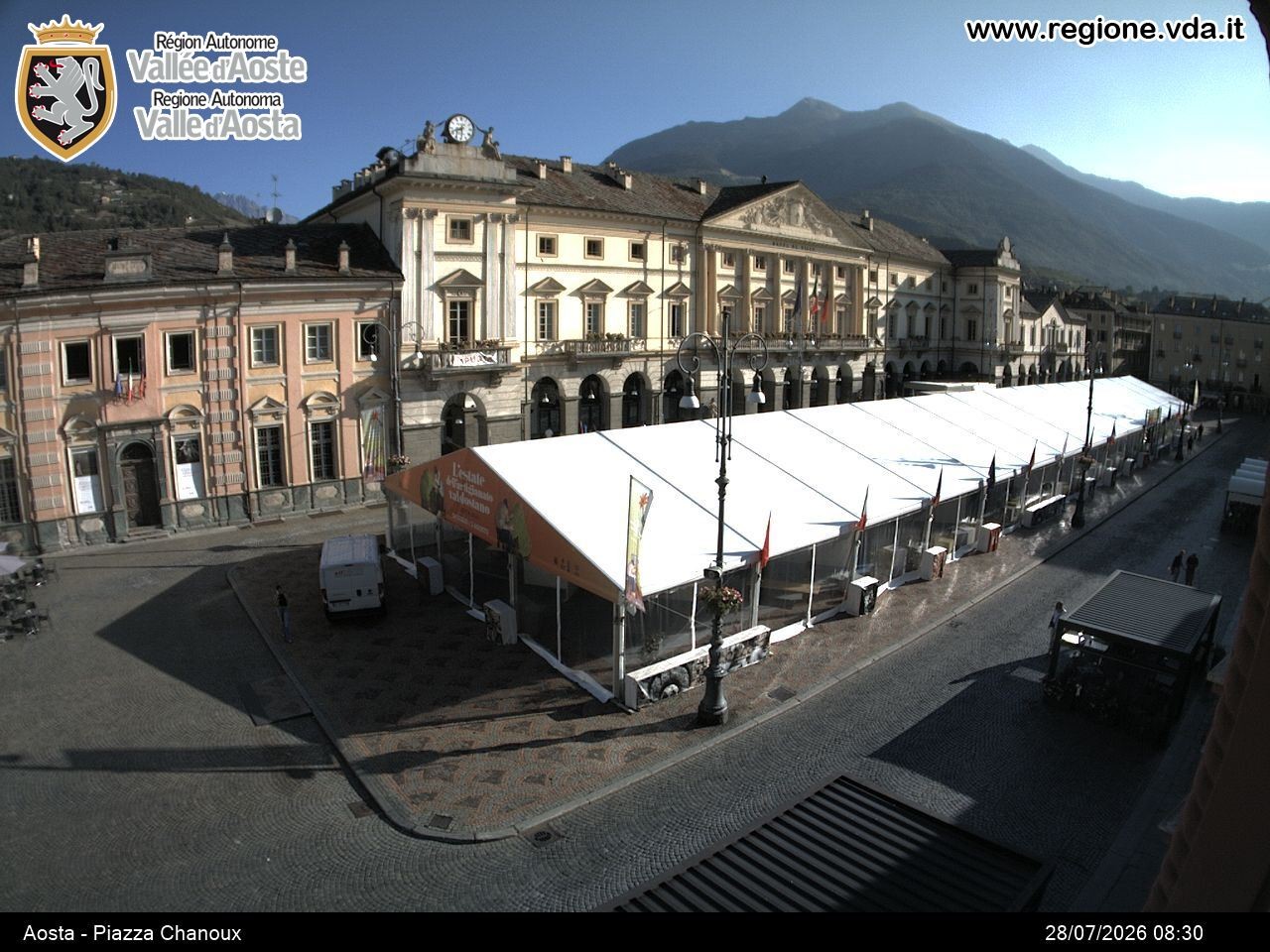 Archiv Foto Webcam Piazza Emile Chanoux, Aosta