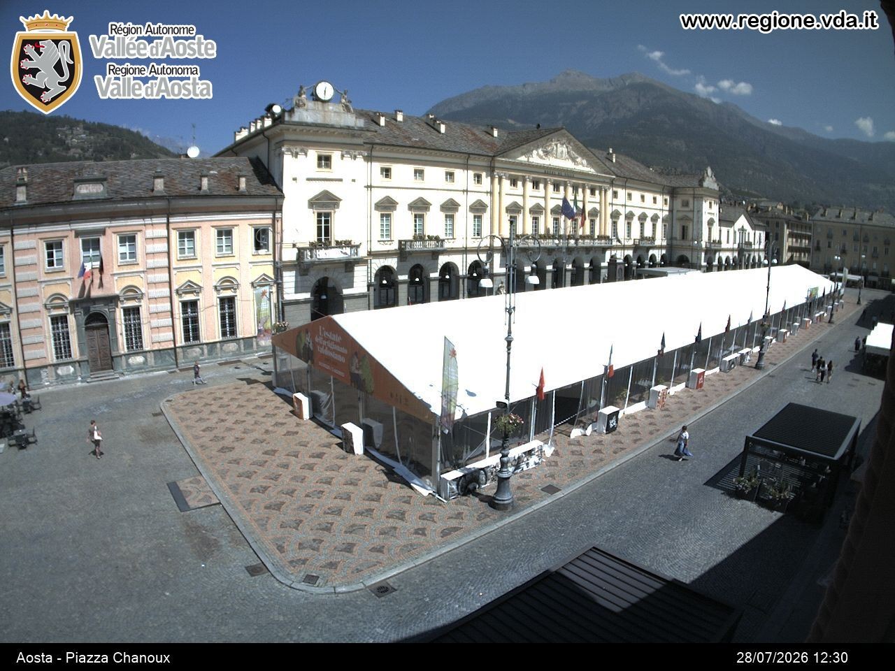 Archiv Foto Webcam Piazza Emile Chanoux, Aosta