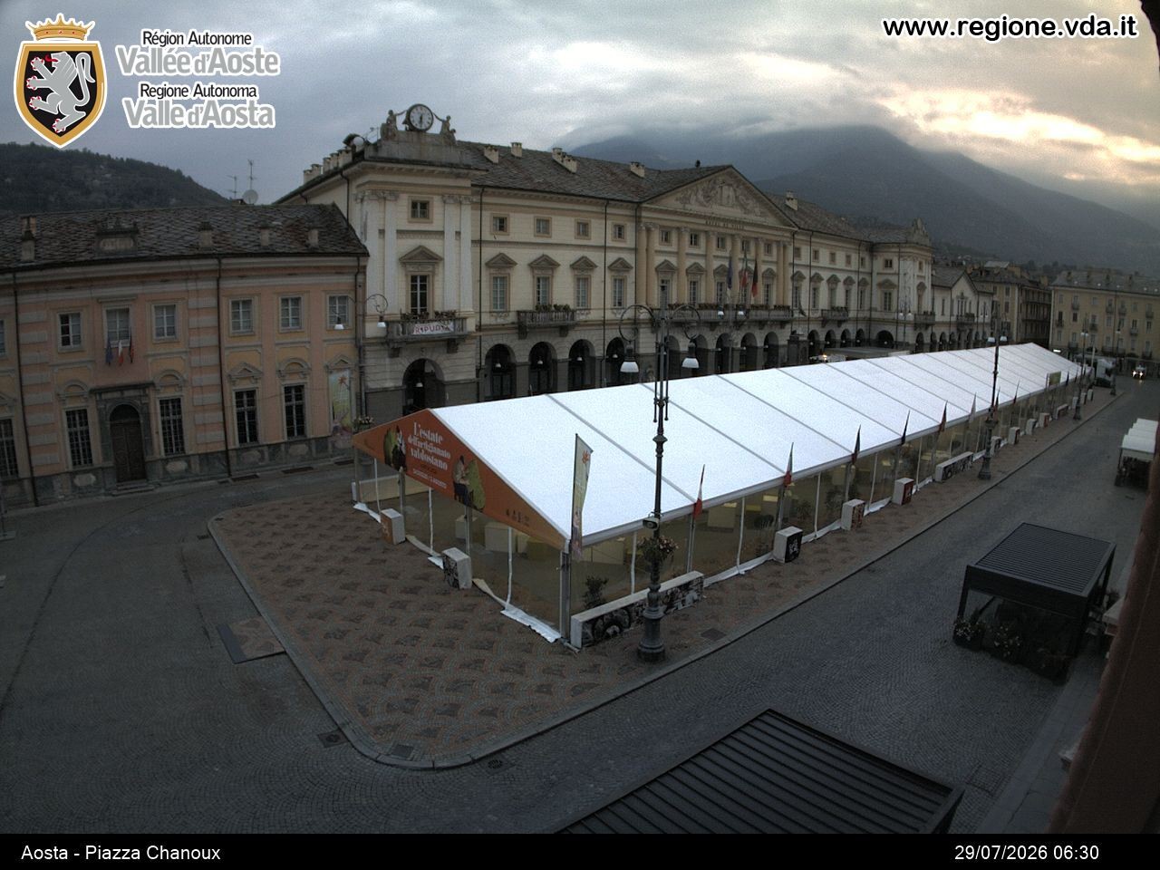 Archiv Foto Webcam Piazza Emile Chanoux, Aosta