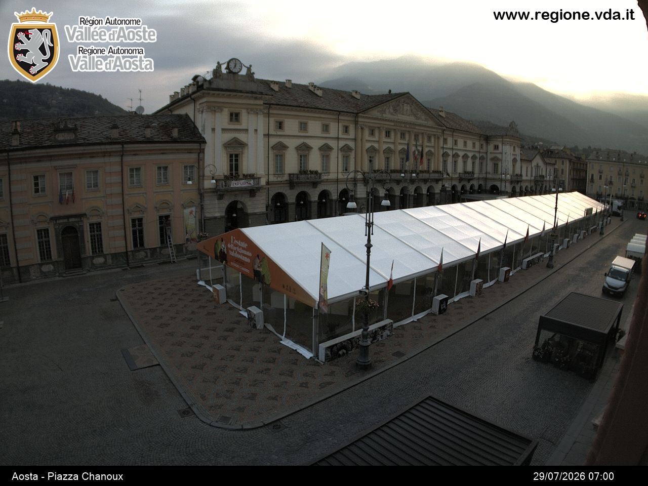 Archiv Foto Webcam Piazza Emile Chanoux, Aosta