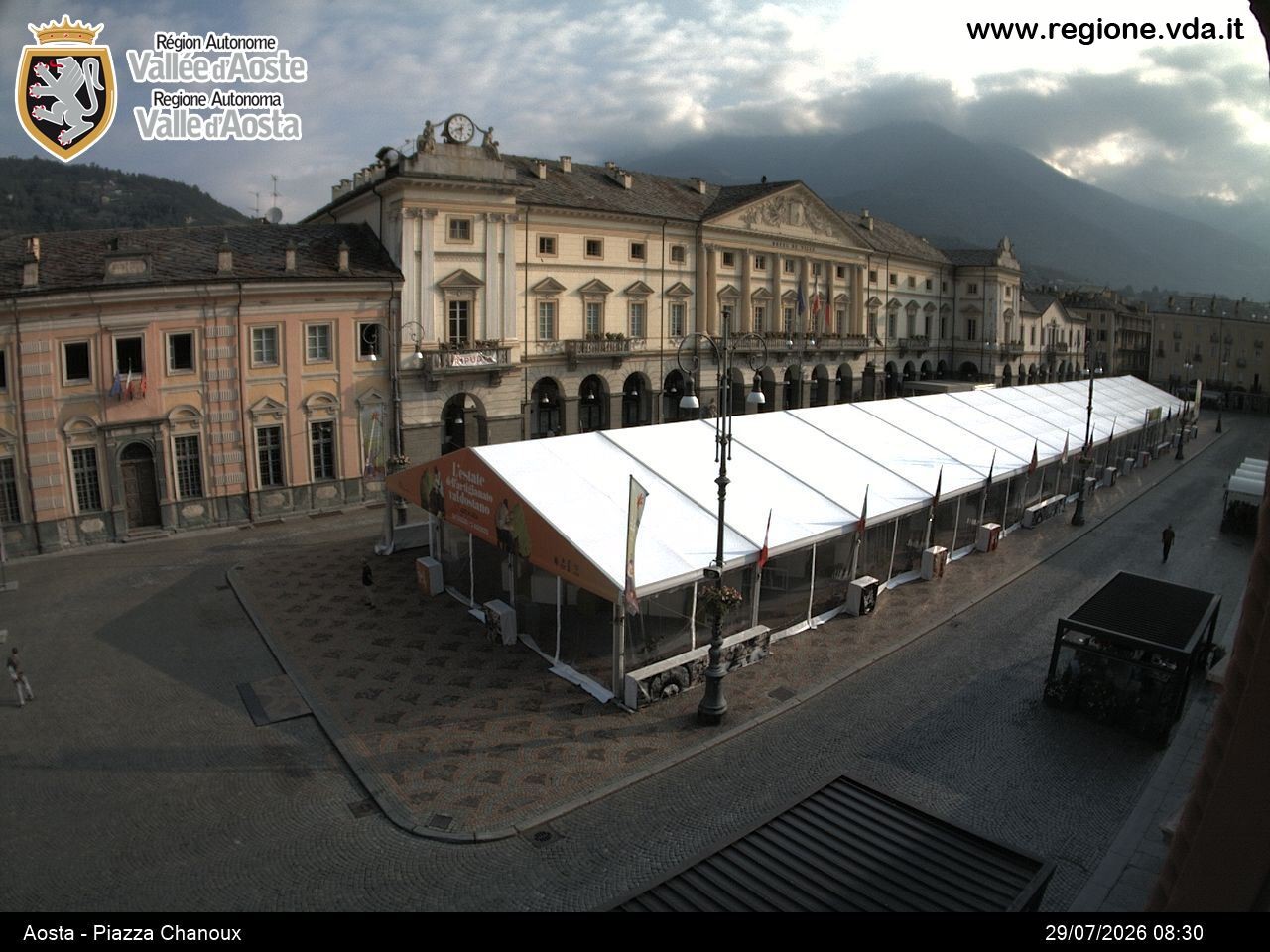 Archiv Foto Webcam Piazza Emile Chanoux, Aosta